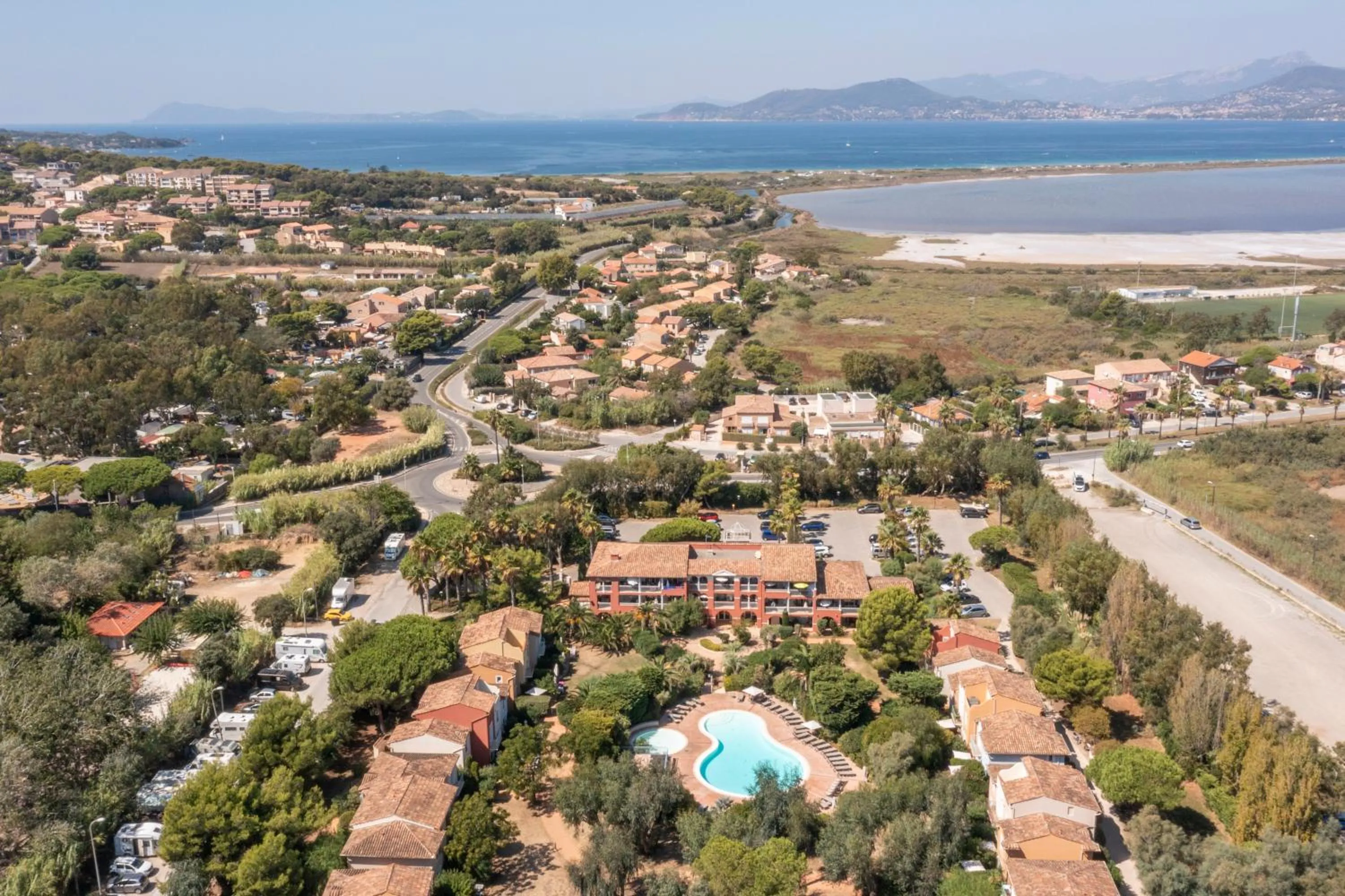 Property building in Résidence Pierre & Vacances le Hameau de la Pinède