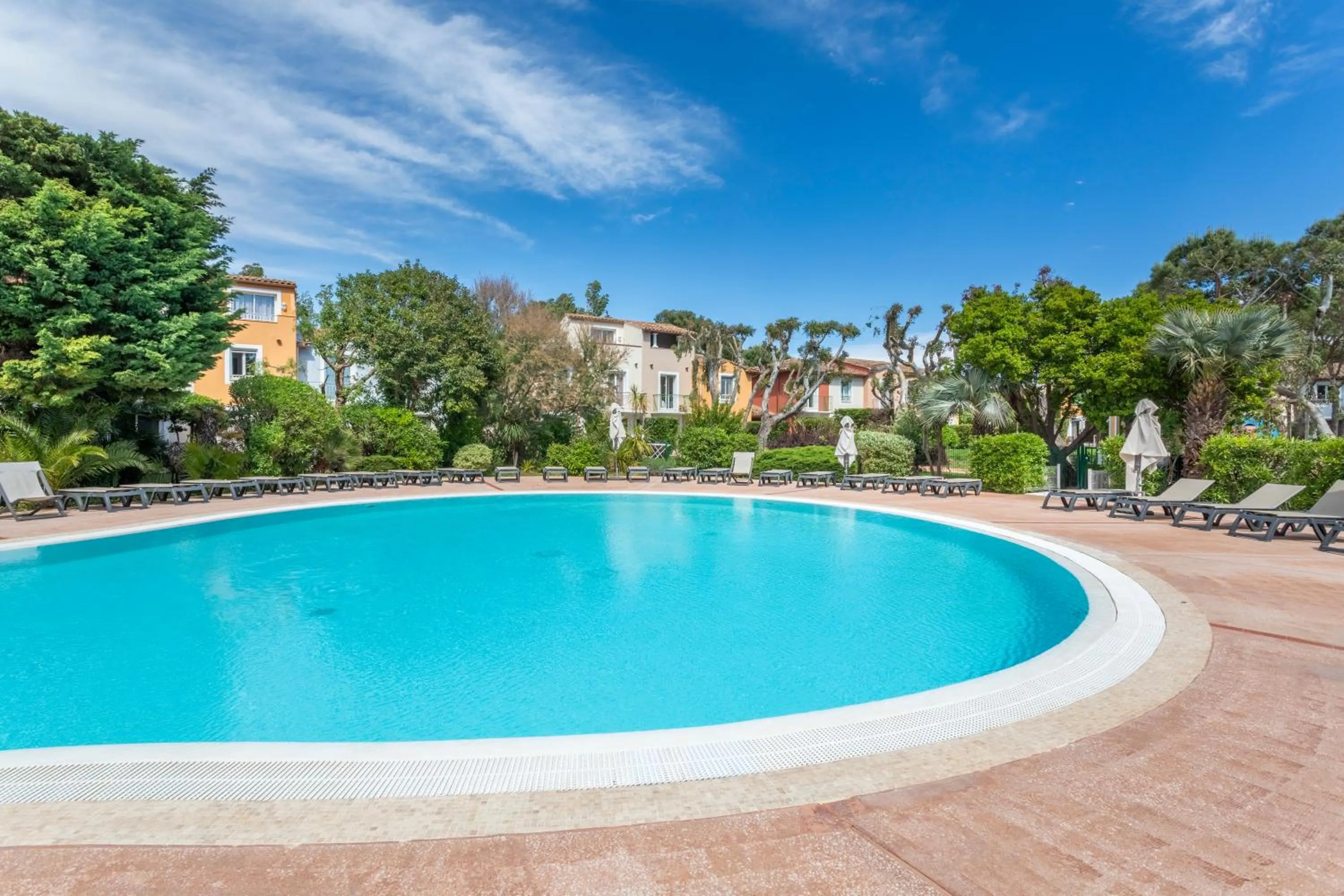 Spring in Résidence Pierre & Vacances le Hameau de la Pinède