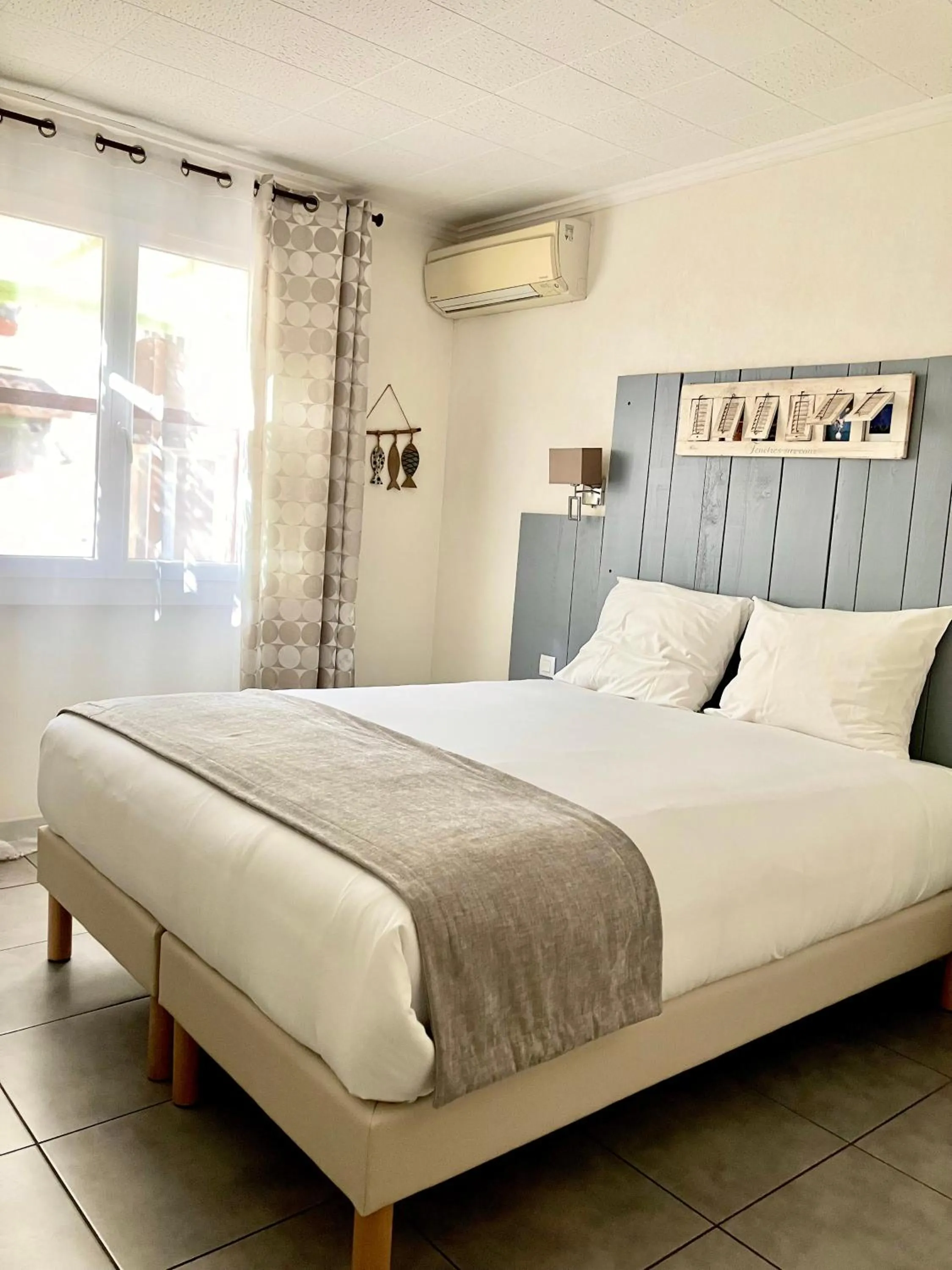 Queen Room in Hotel Lou Marquès