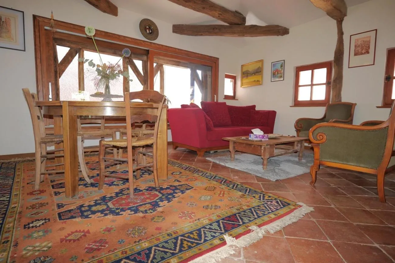 Living room in La lauze et l'anguille