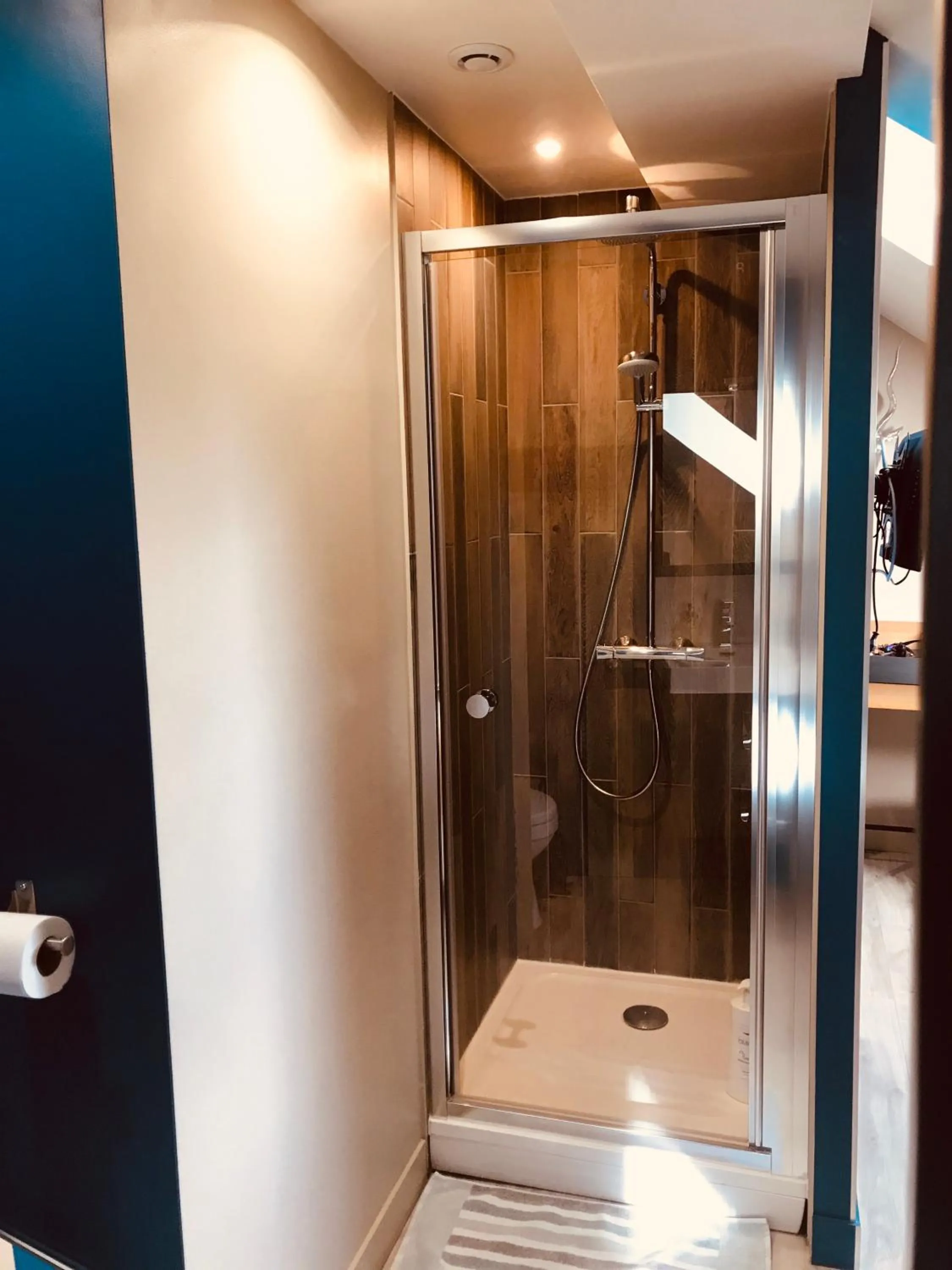 Shower in Abri du Passant