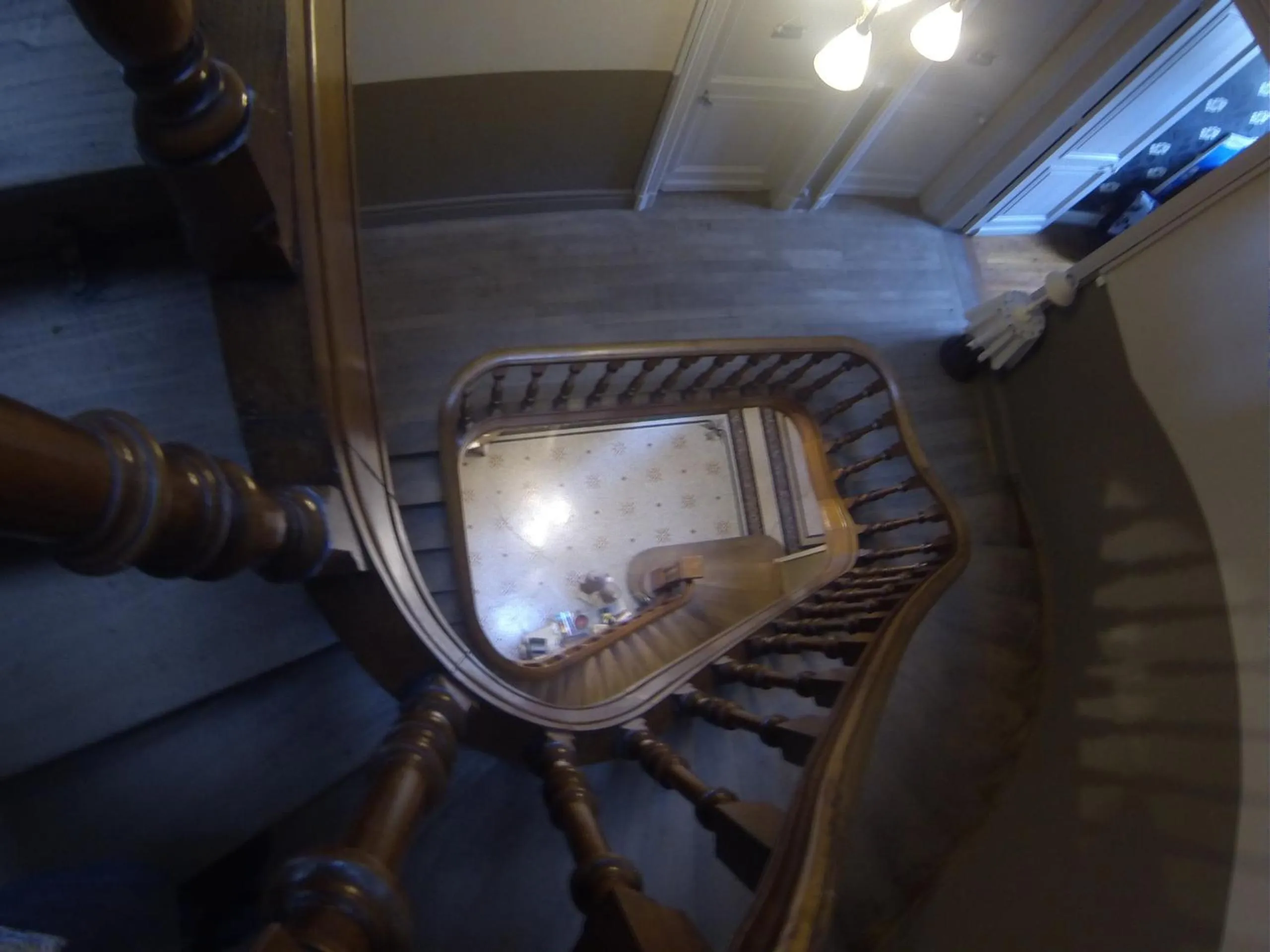 Decorative detail in Abri du Passant