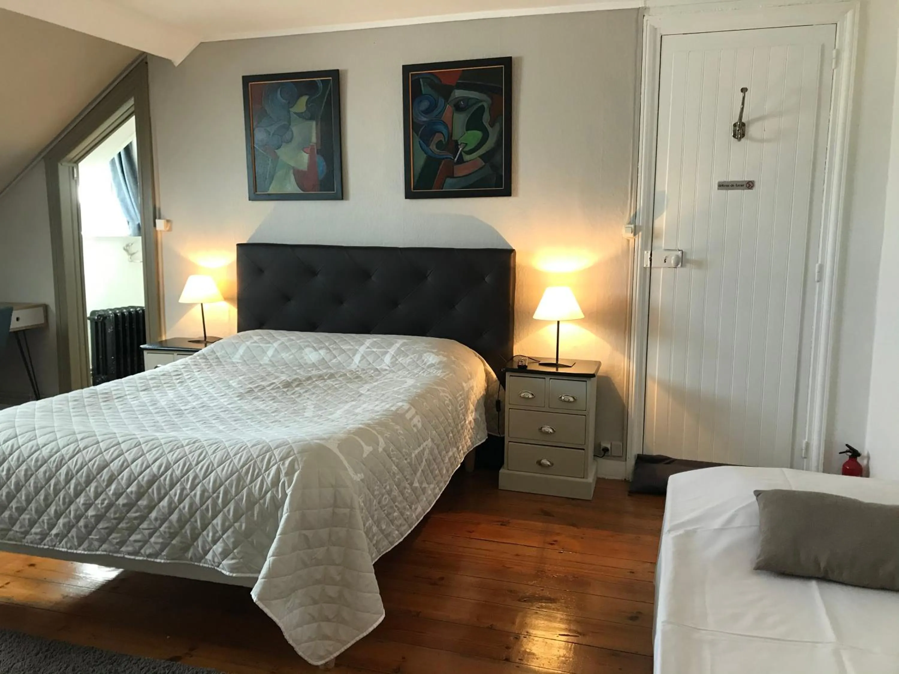 Photo of the whole room, Bed in Abri du Passant