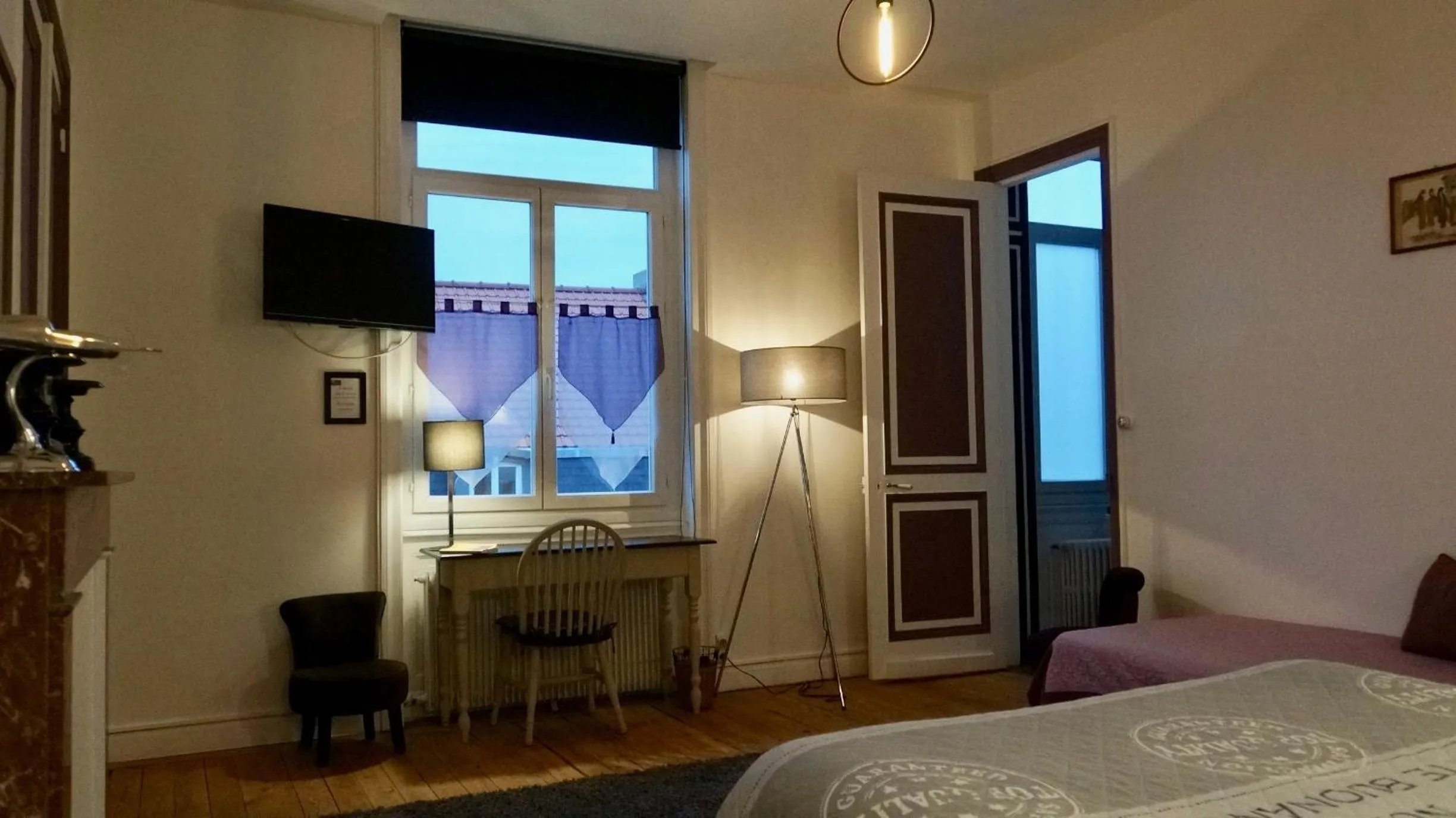 Photo of the whole room, Bed in Abri du Passant