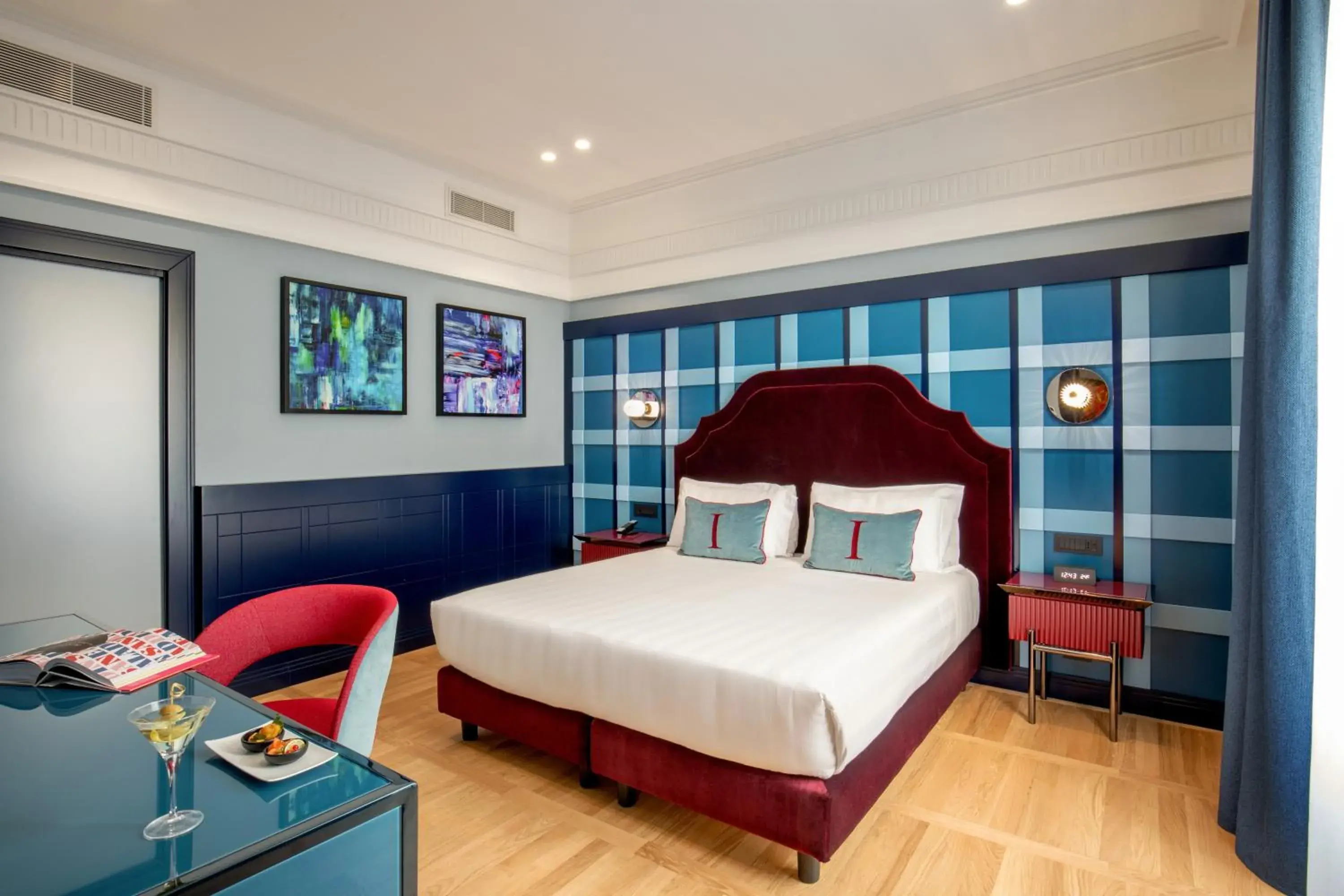 Bedroom, Bed in The Independent Hotel Bedroom, Bed in The Independent Hotel