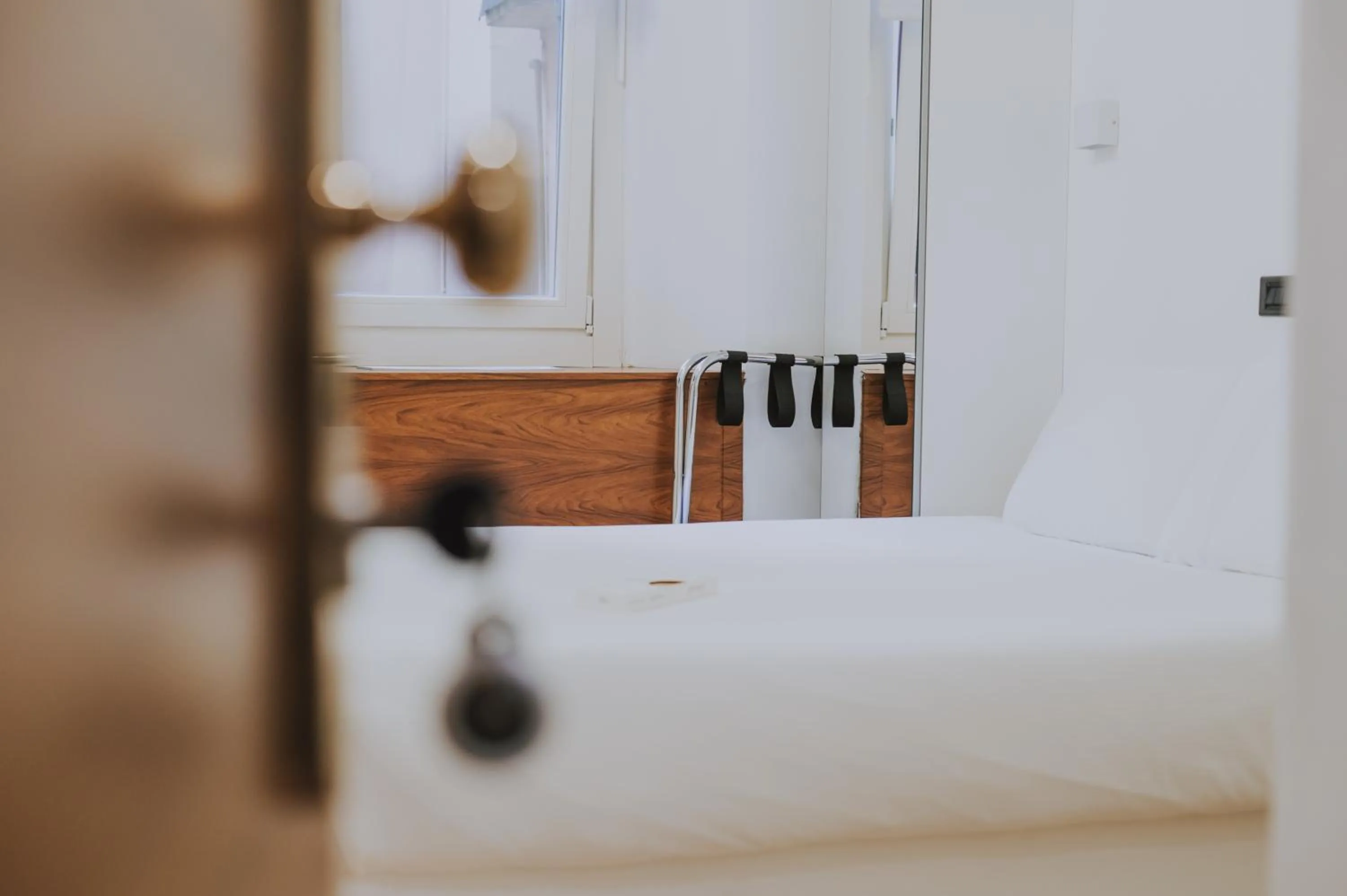 Bed in Albergo Delle Regioni, Barberini - Fontana di Trevi