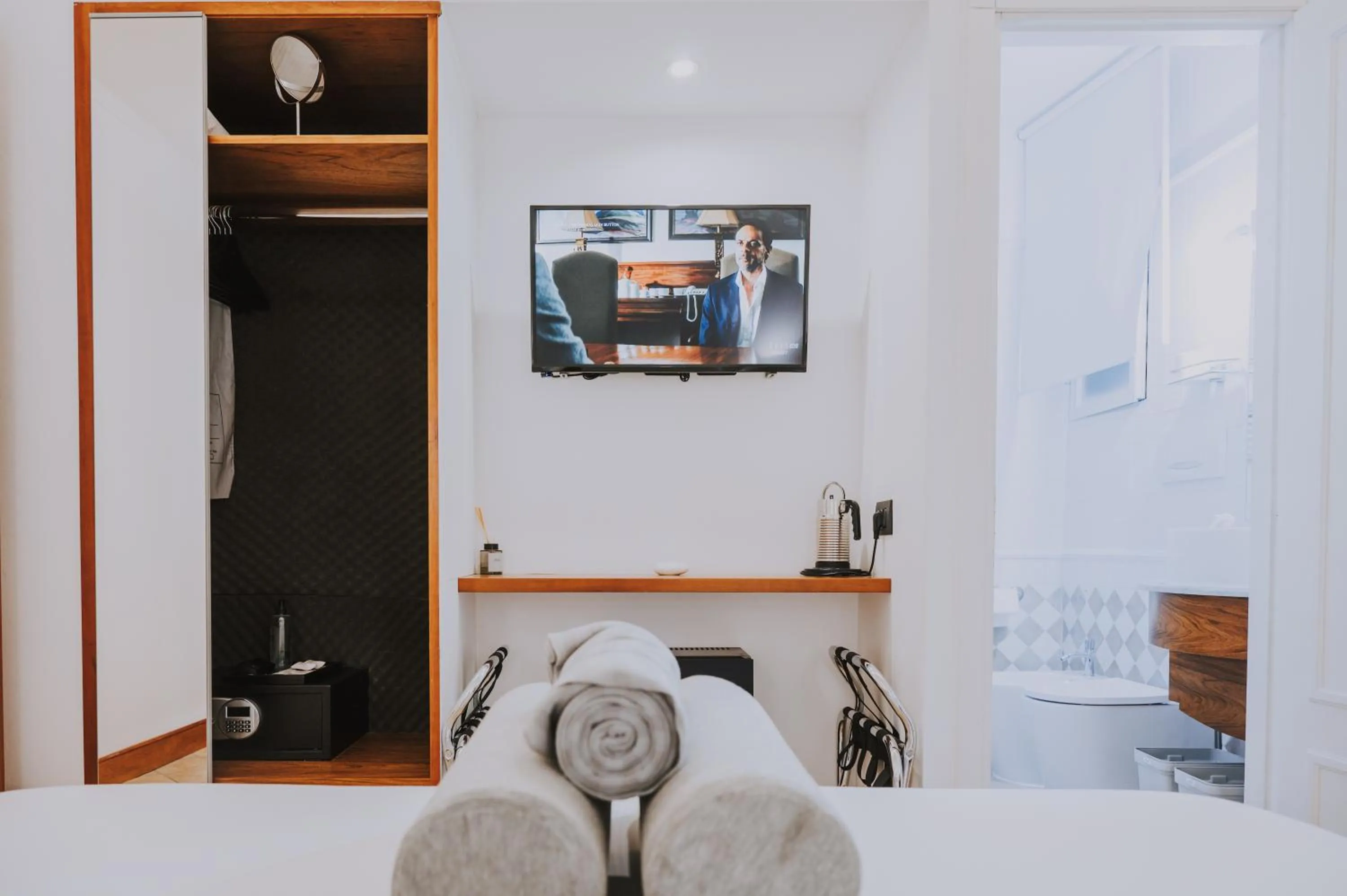 Albergo Delle Regioni, Barberini - Fontana di Trevi