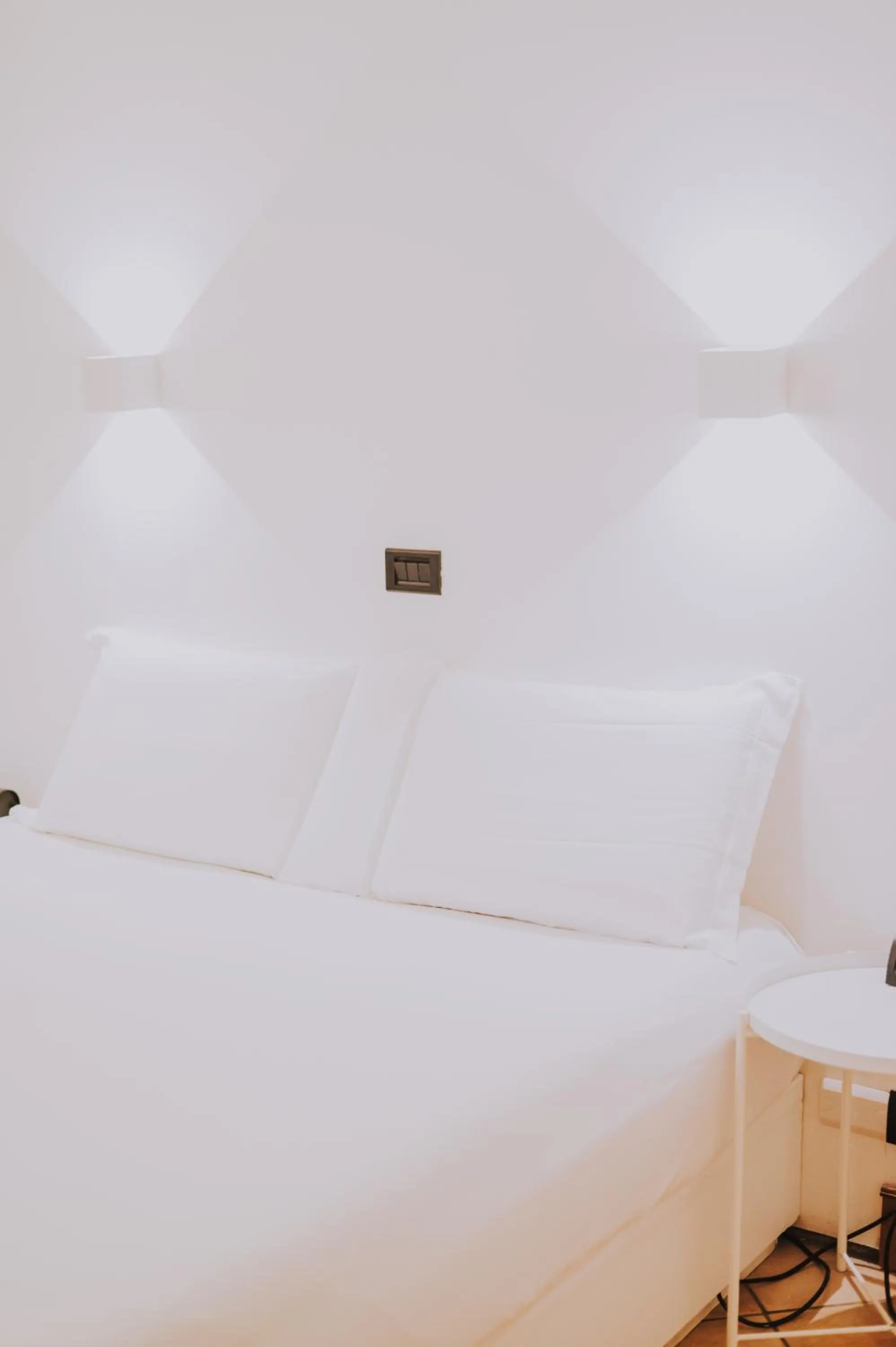 Bed in Albergo Delle Regioni, Barberini - Fontana di Trevi