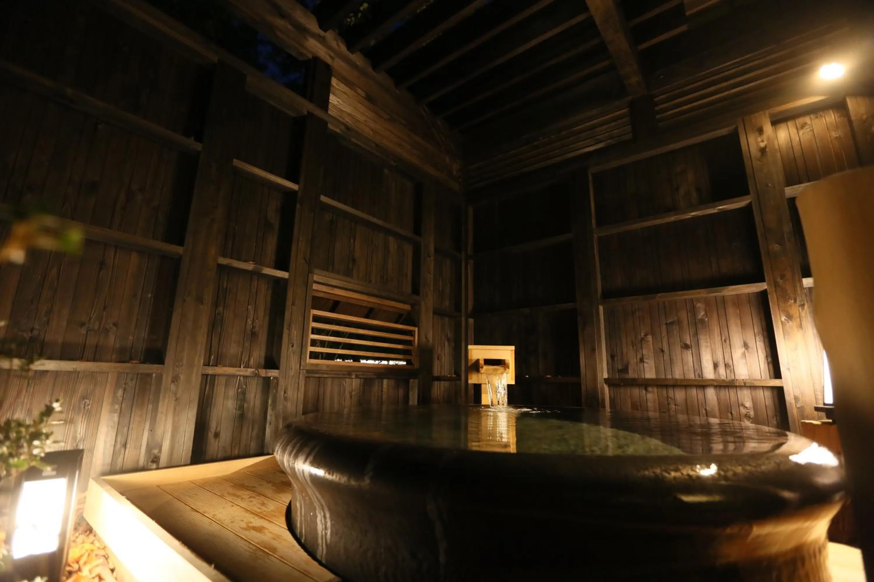 Hot Spring Bath in Suiun