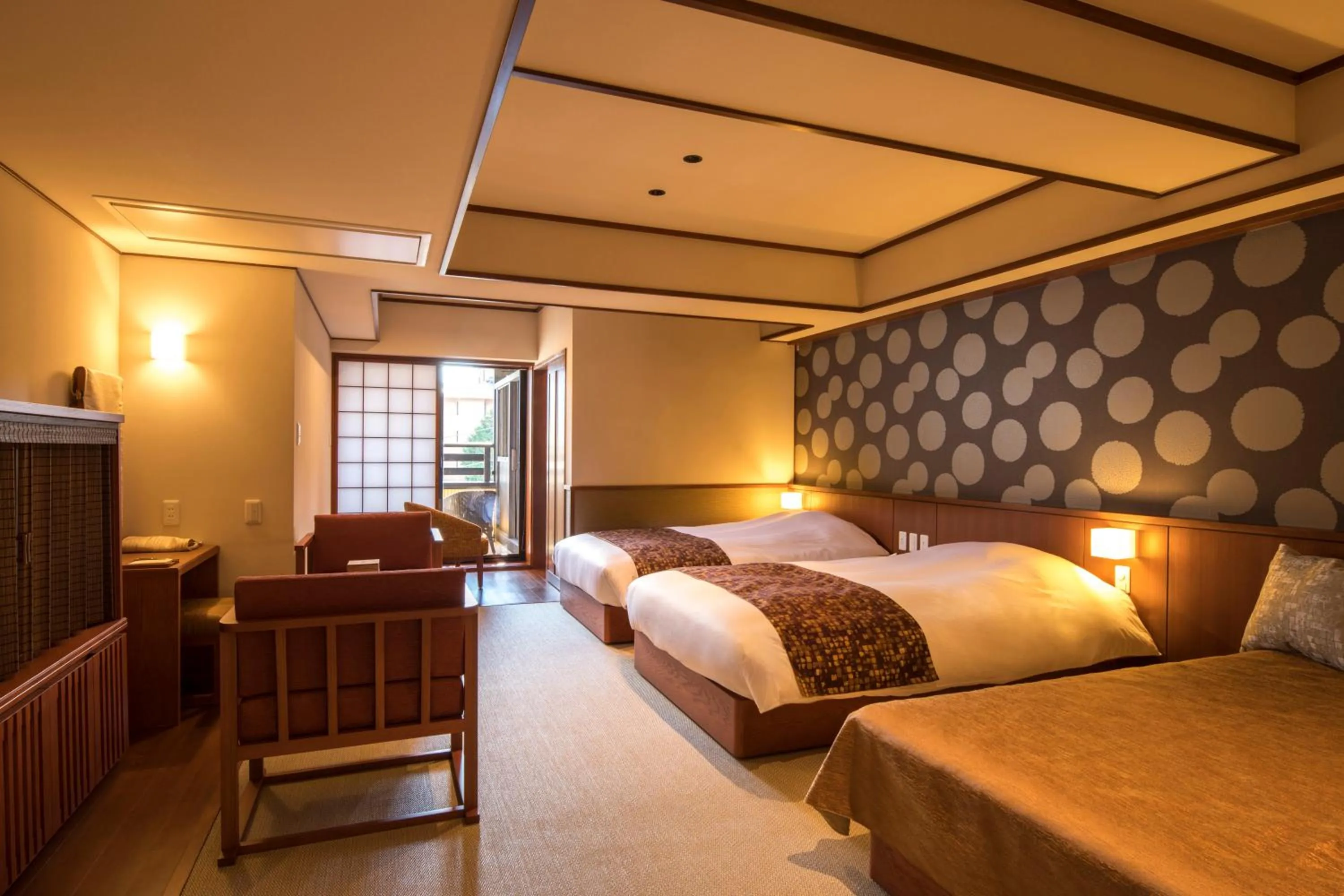 Photo of the whole room, Bed in Suiun