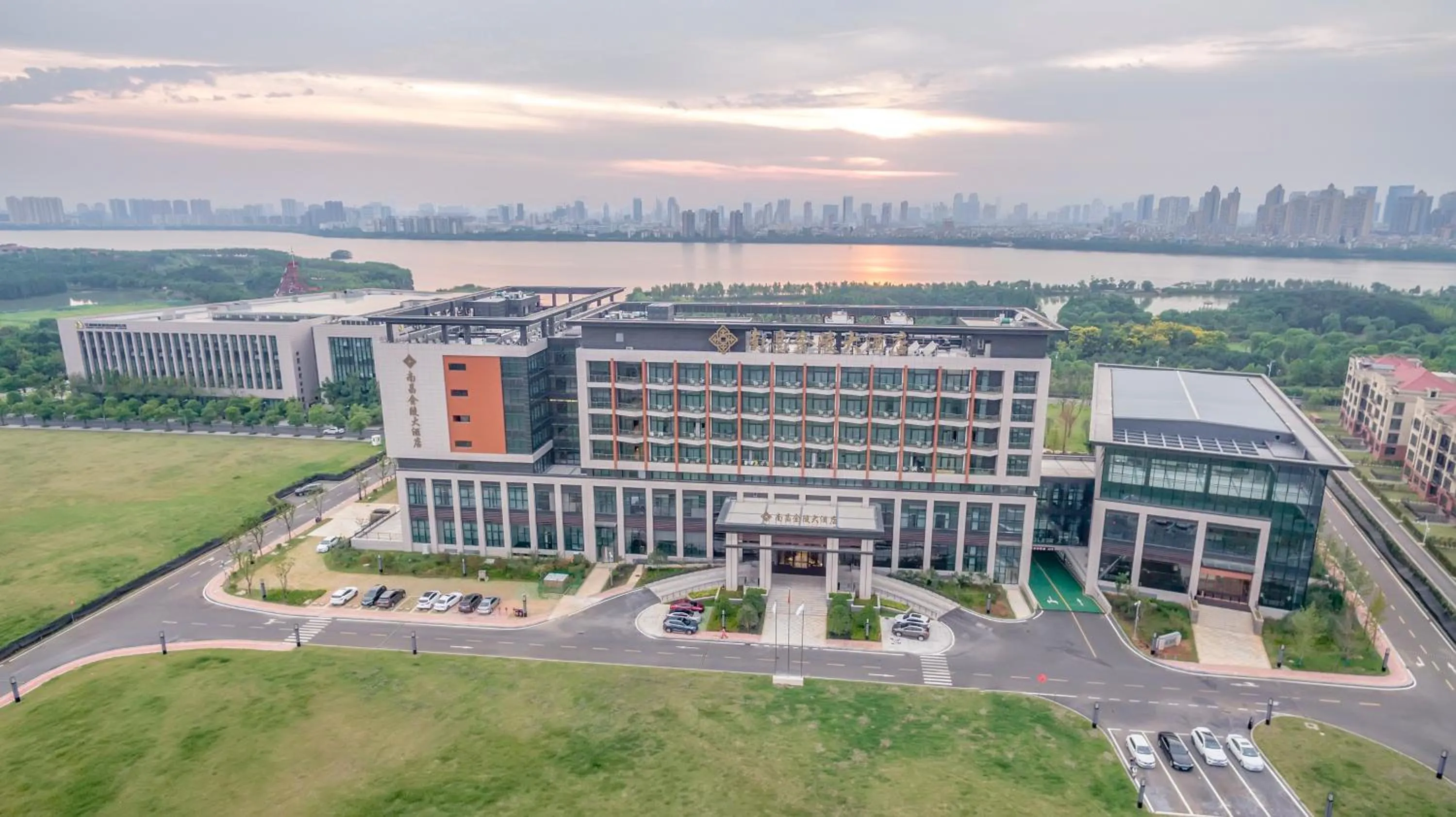 Property building in Jinling Grand Hotel Nanchang