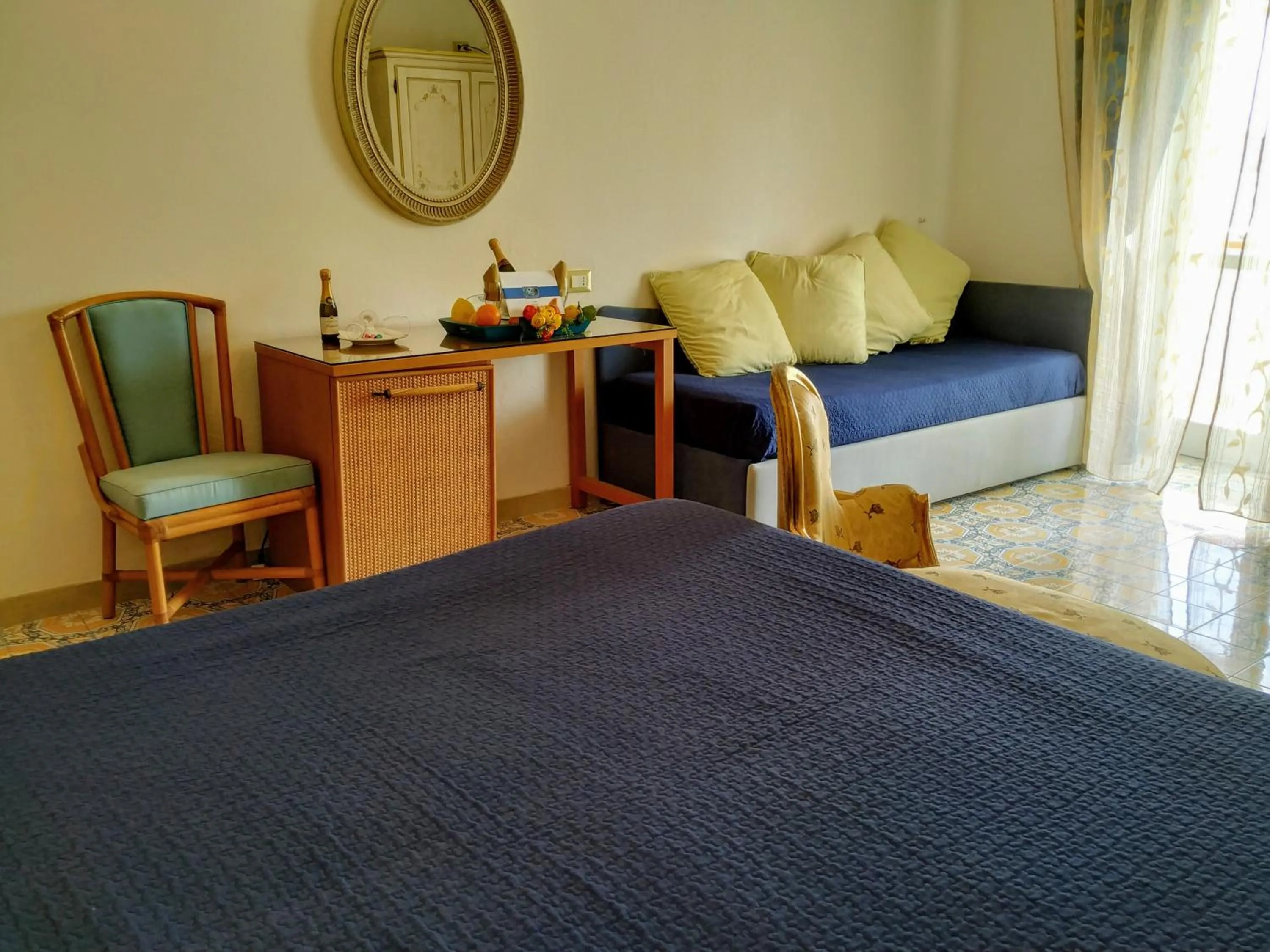 Photo of the whole room, Bed in Hotel La Scogliera
