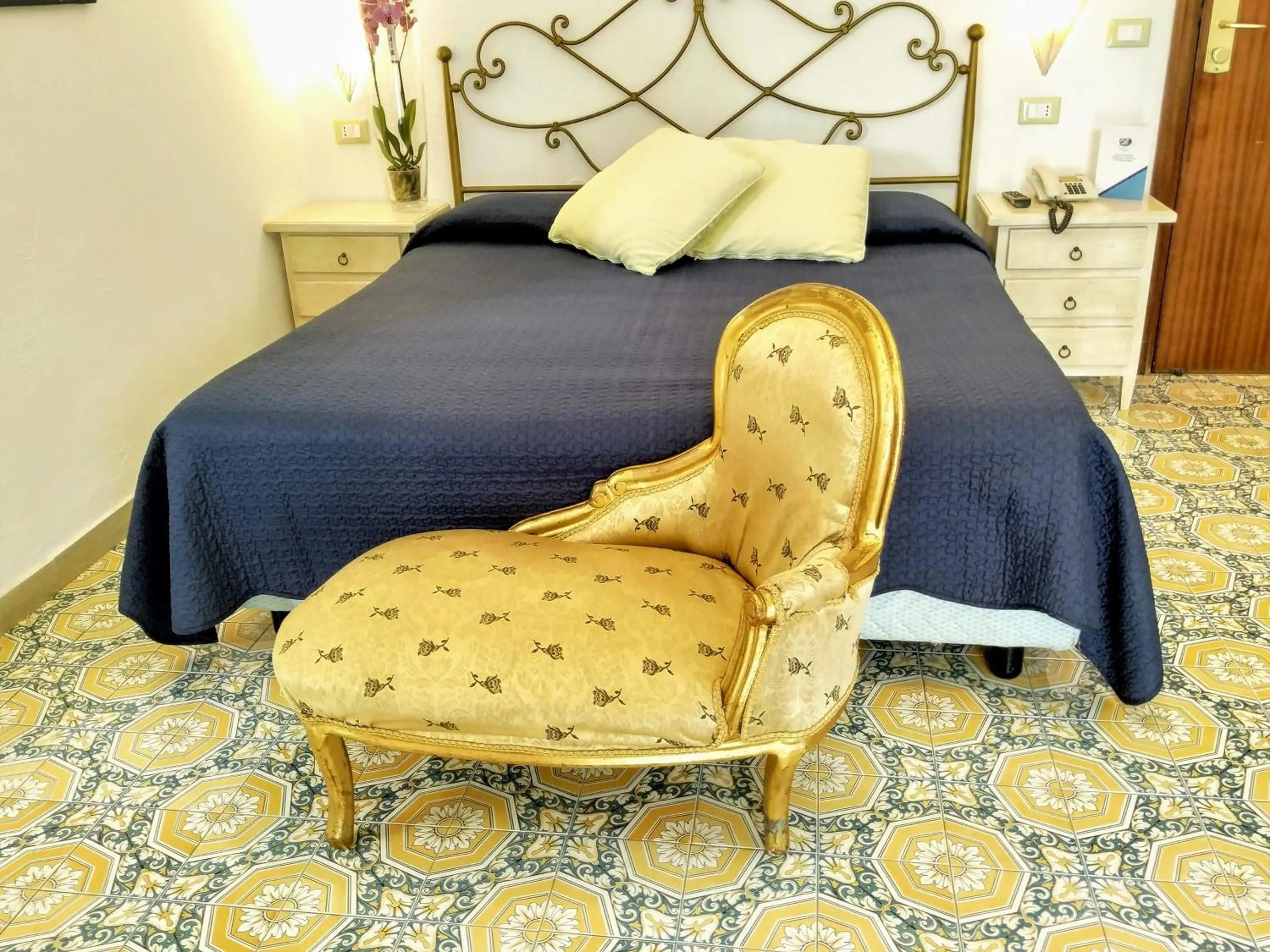 Photo of the whole room, Bed in Hotel La Scogliera