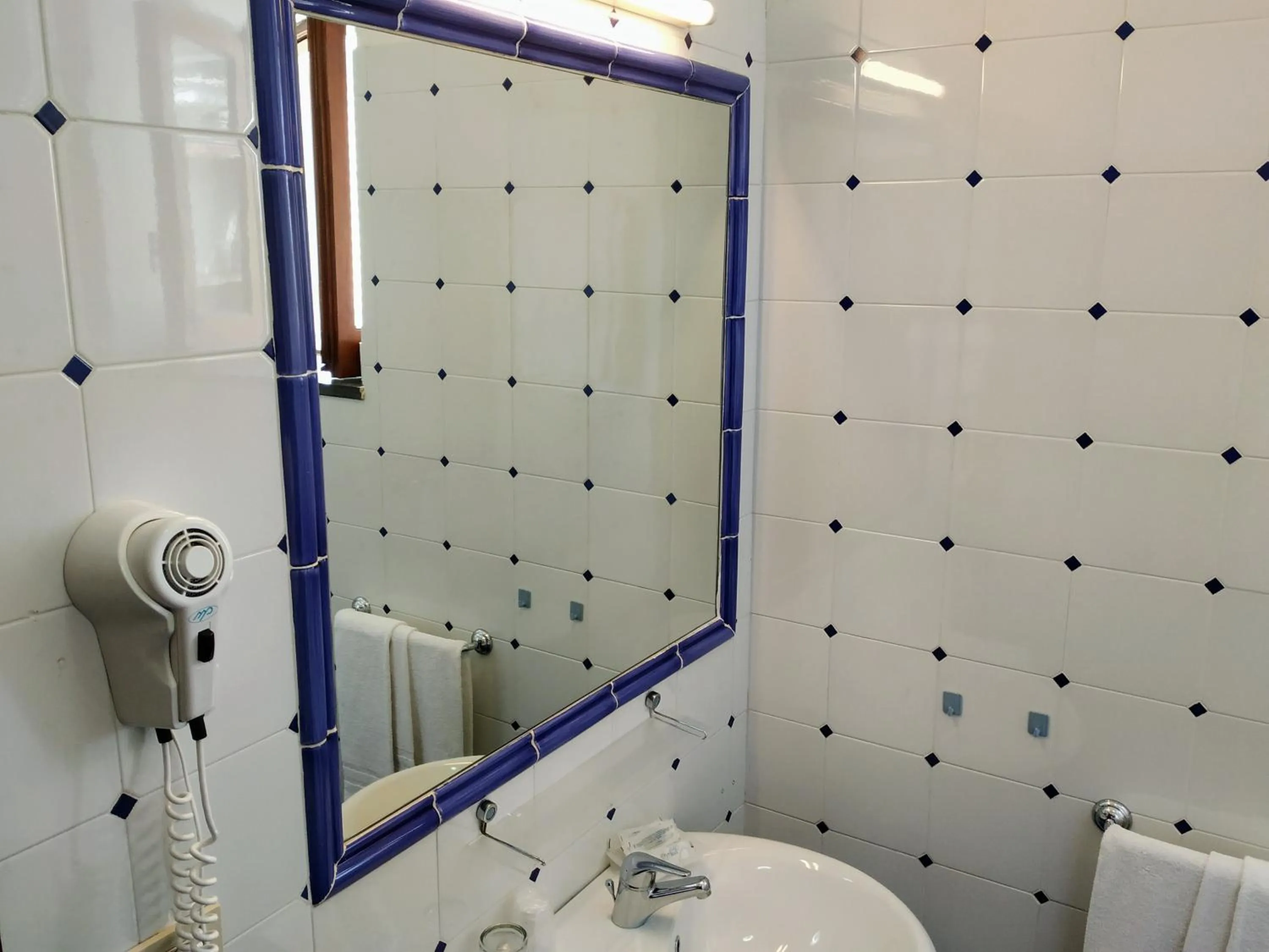 Bathroom in Hotel La Scogliera