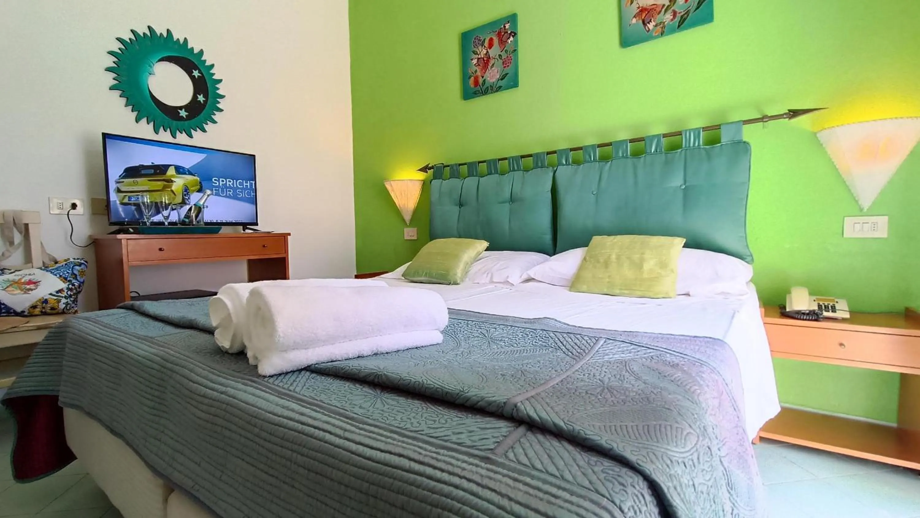 Bedroom, Bed in Hotel La Scogliera