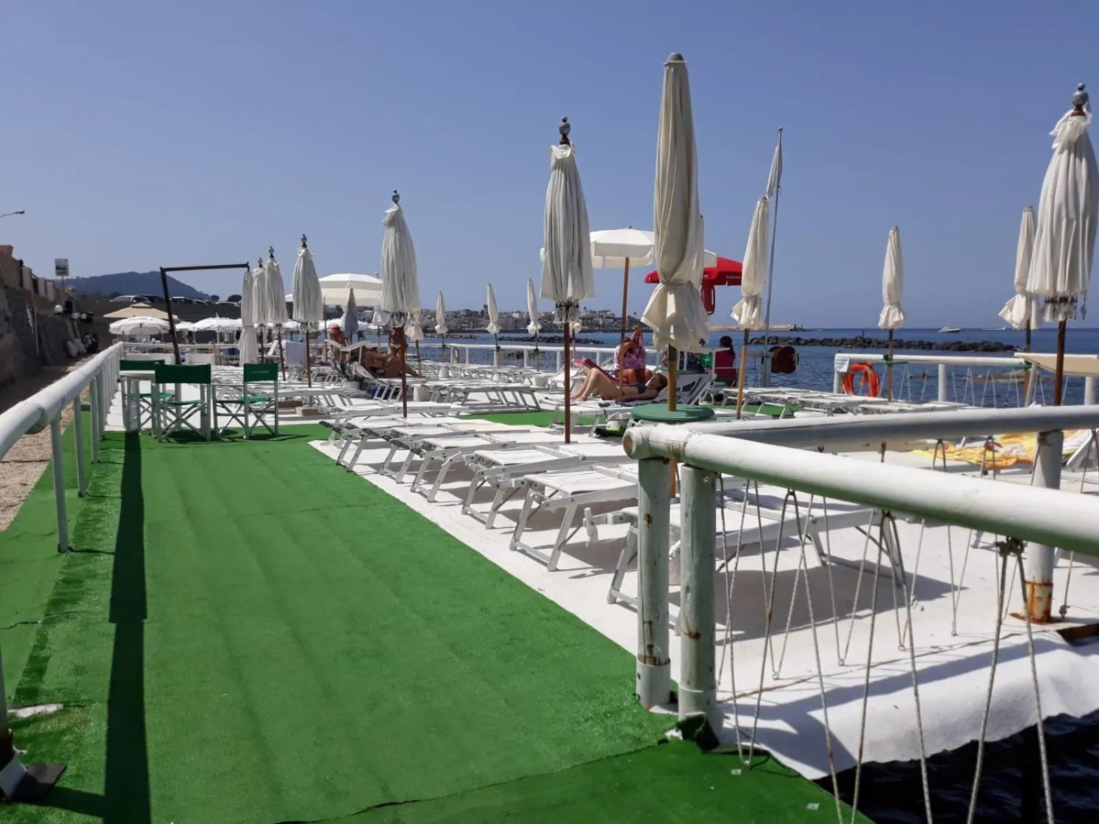 Beach in Hotel La Scogliera