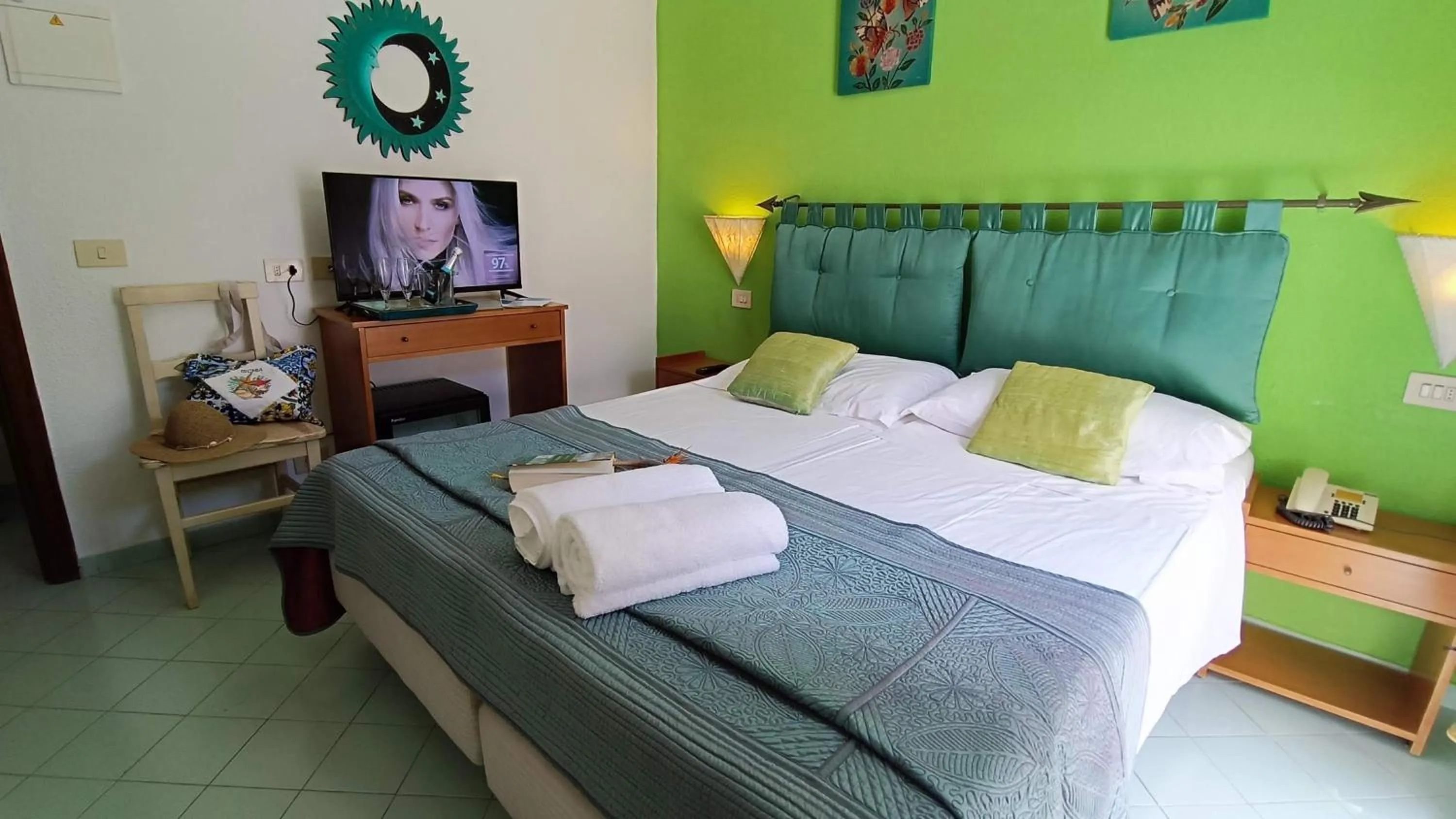 Photo of the whole room, Bed in Hotel La Scogliera