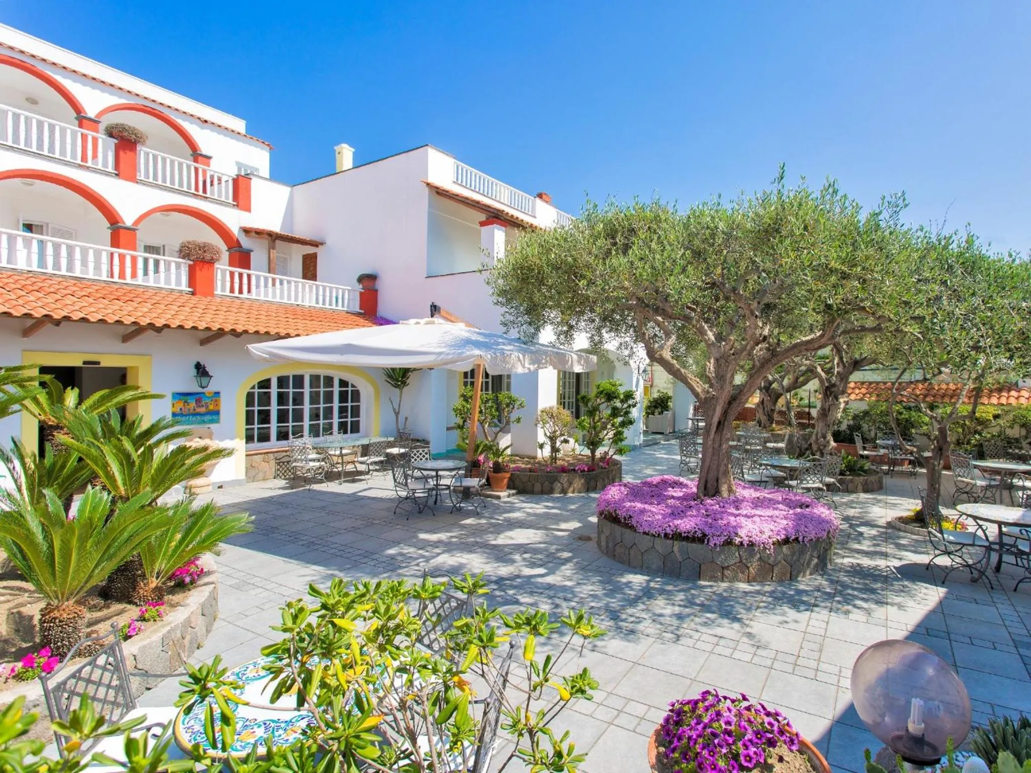 Property building in Hotel La Scogliera