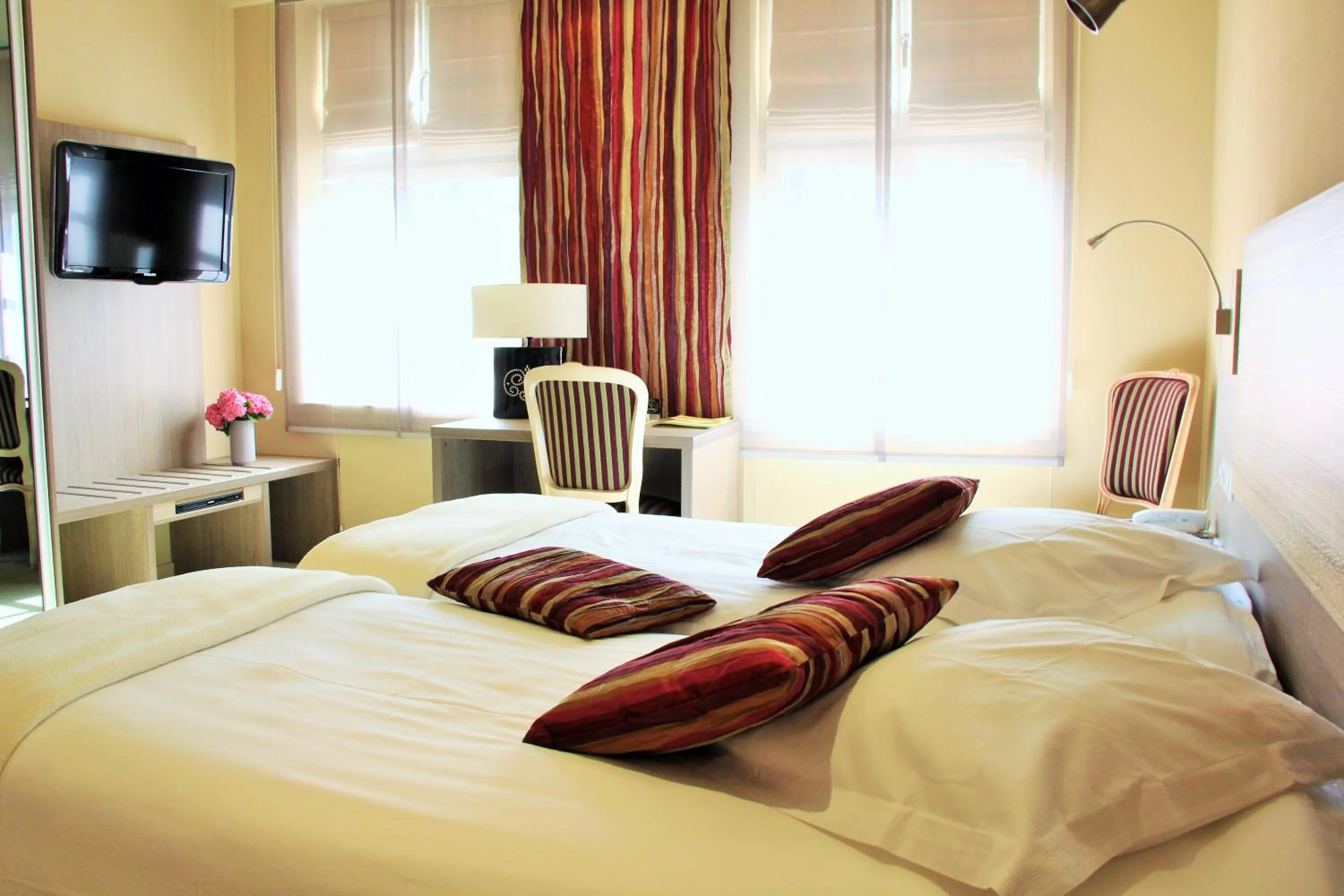 Bedroom in Hostellerie au Cygne