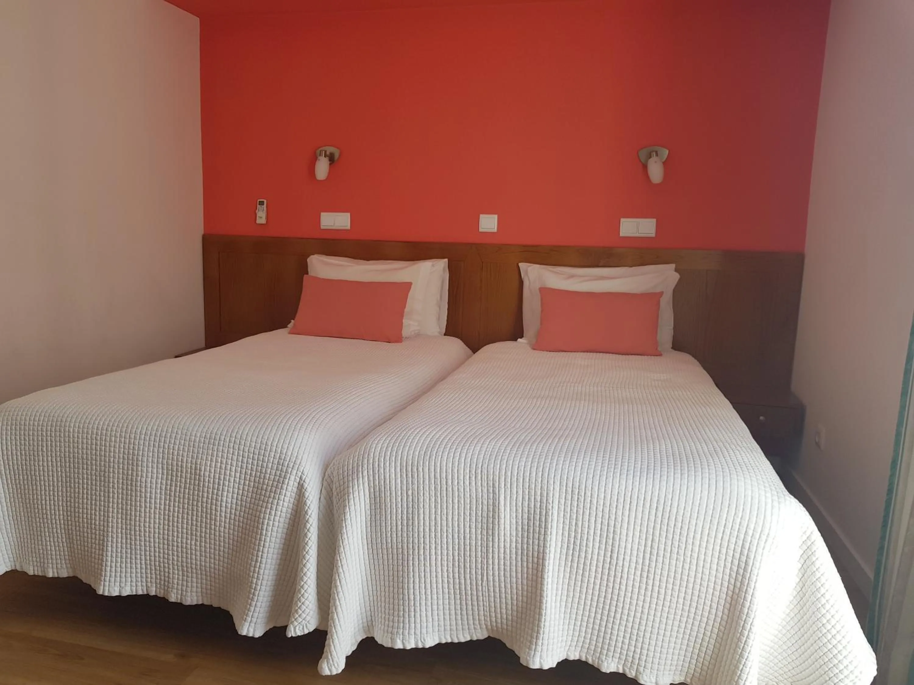 Bedroom, Bed in Frentomar