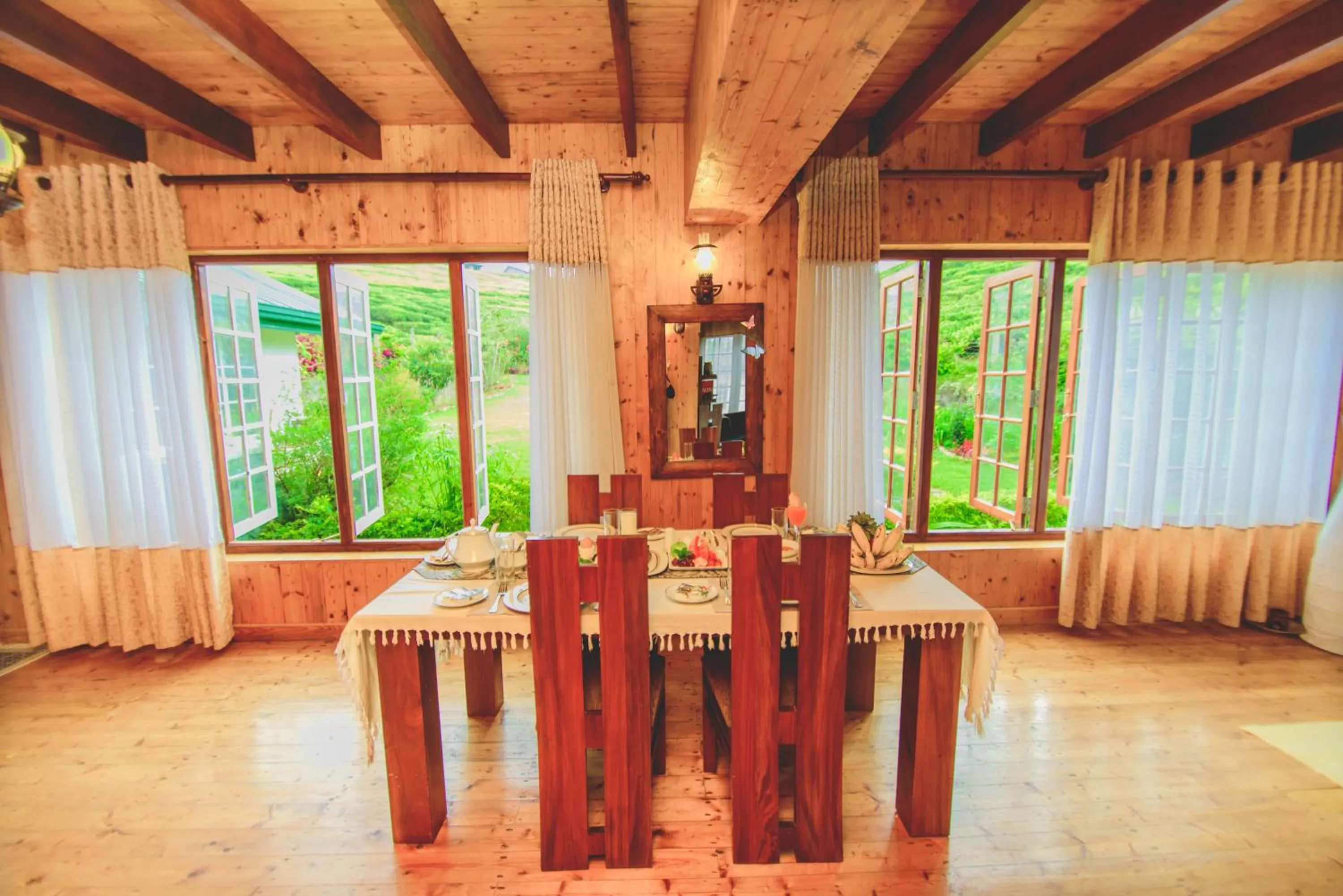 Dining area in Sarah Cottage Nuwara Eliya
