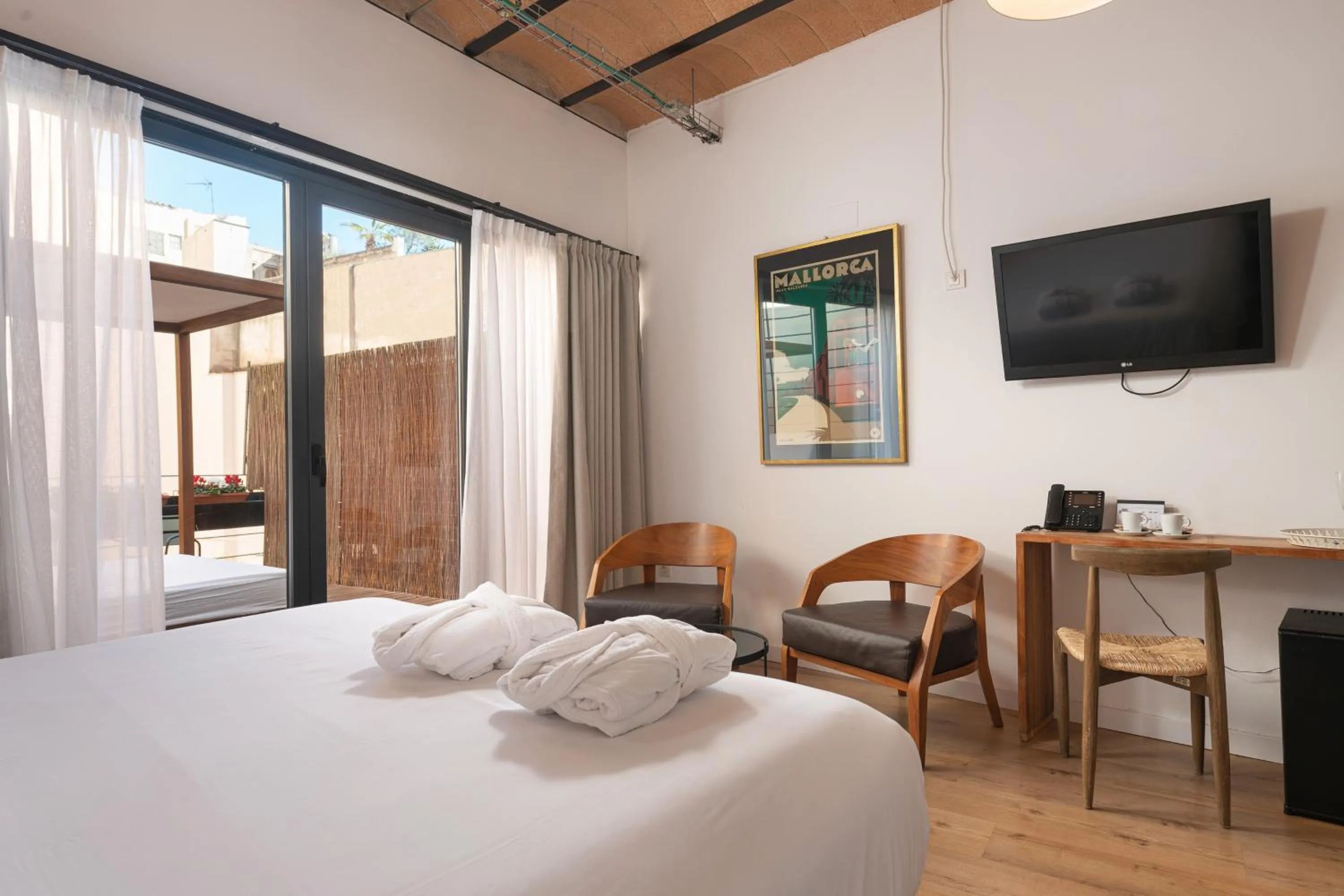 Bedroom, Bed in Brondo Architect Hotel