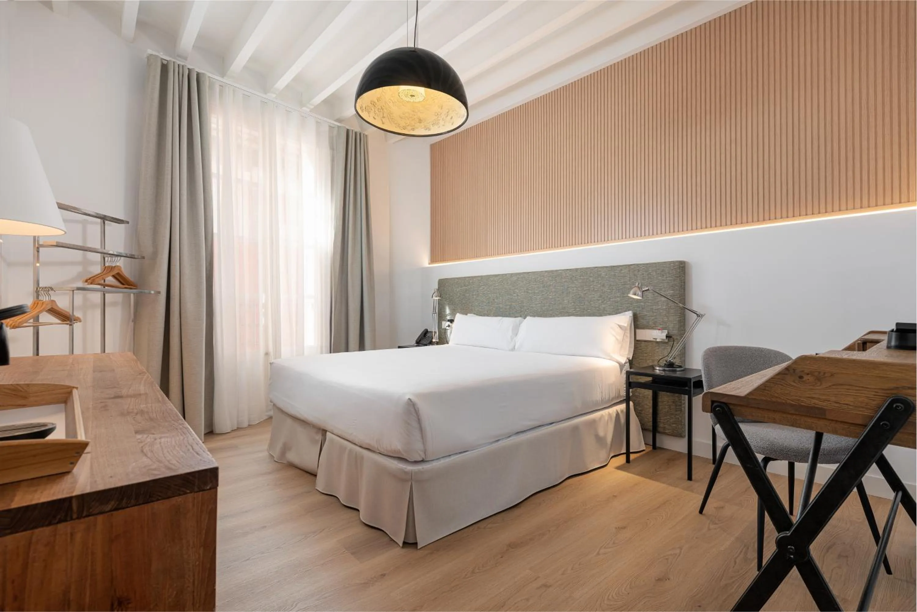 Photo of the whole room, Bed in Brondo Architect Hotel