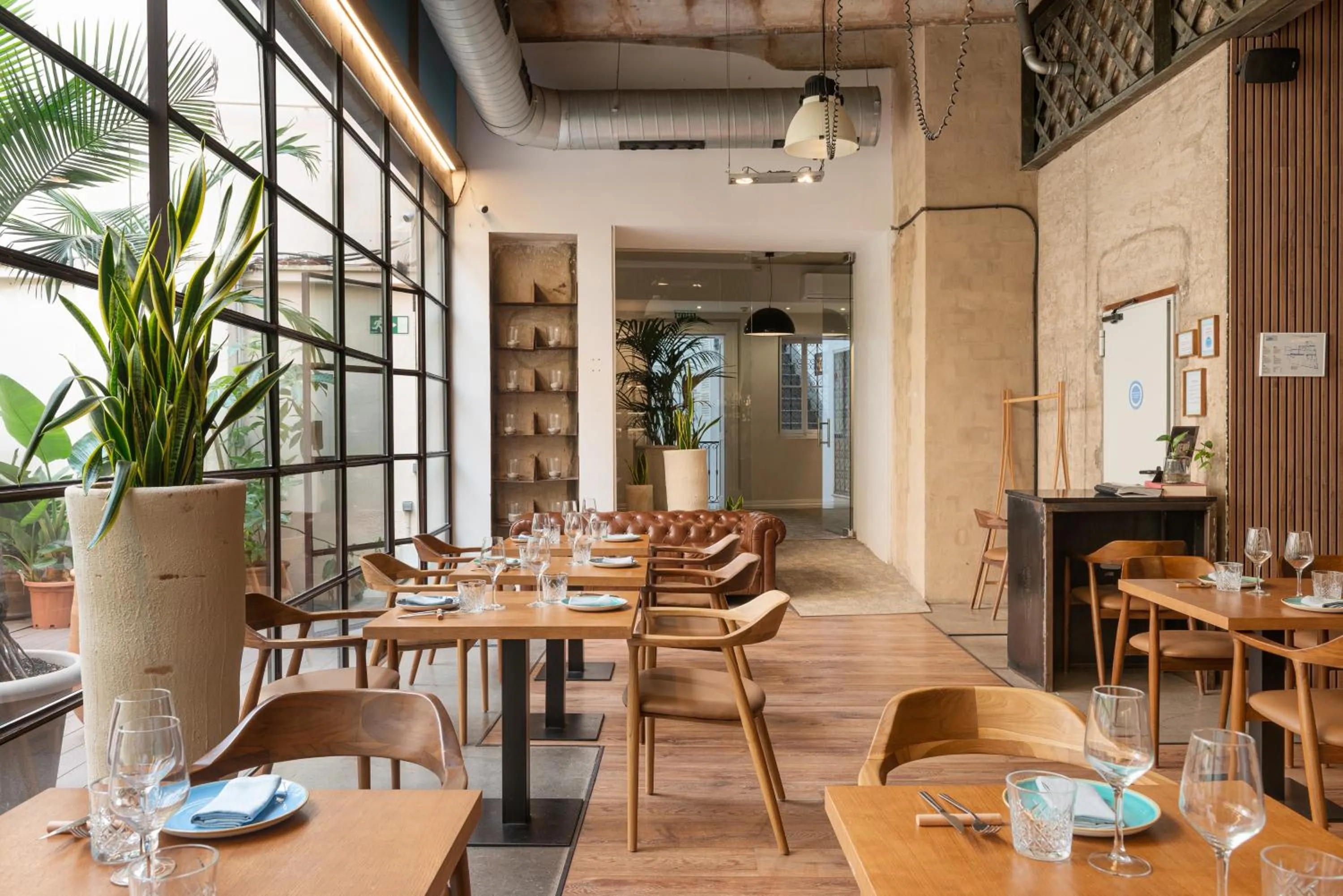 Restaurant/places to eat in Brondo Architect Hotel
