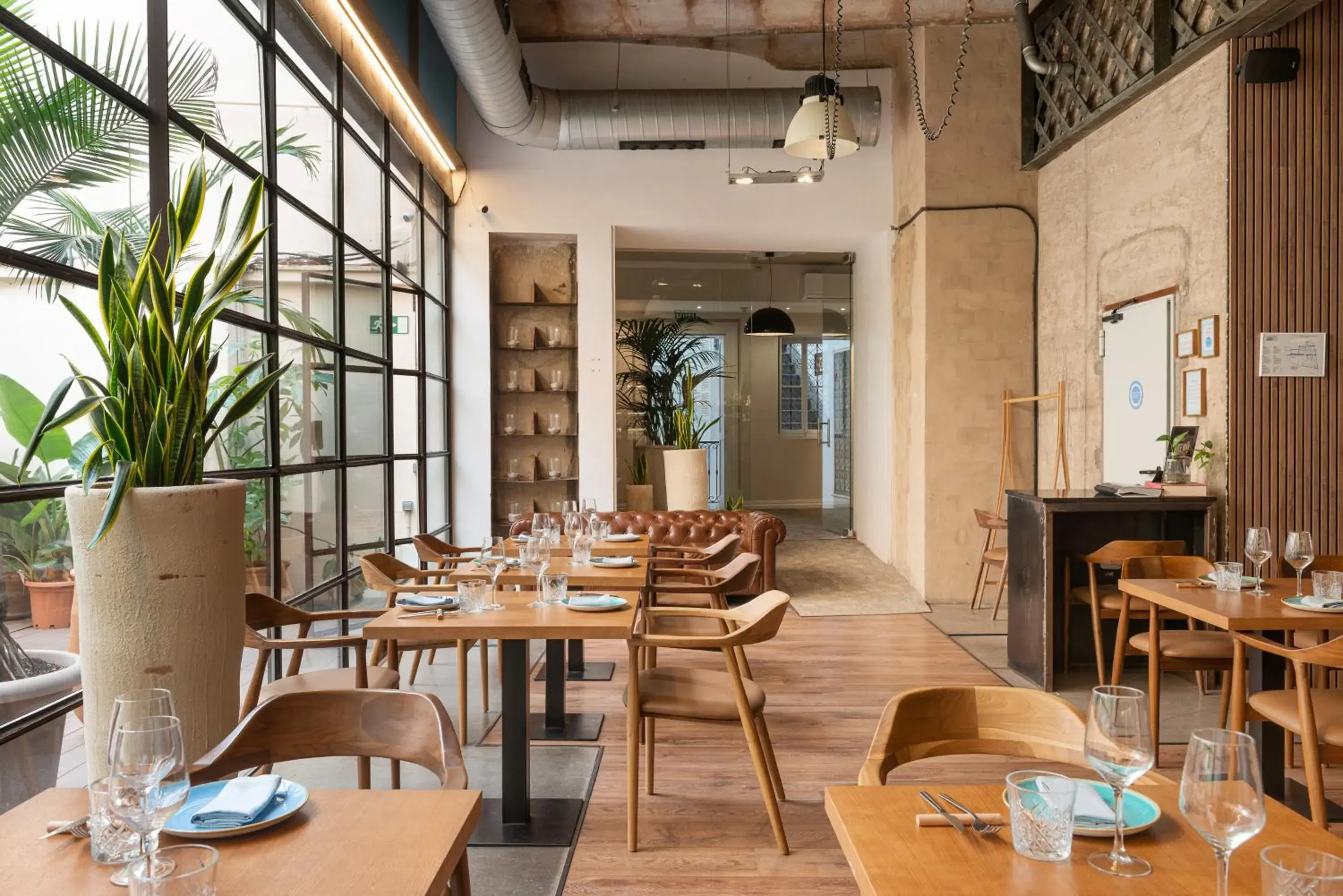 Restaurant/places to eat in Brondo Architect Hotel Restaurant/places to eat in Brondo Architect Hotel