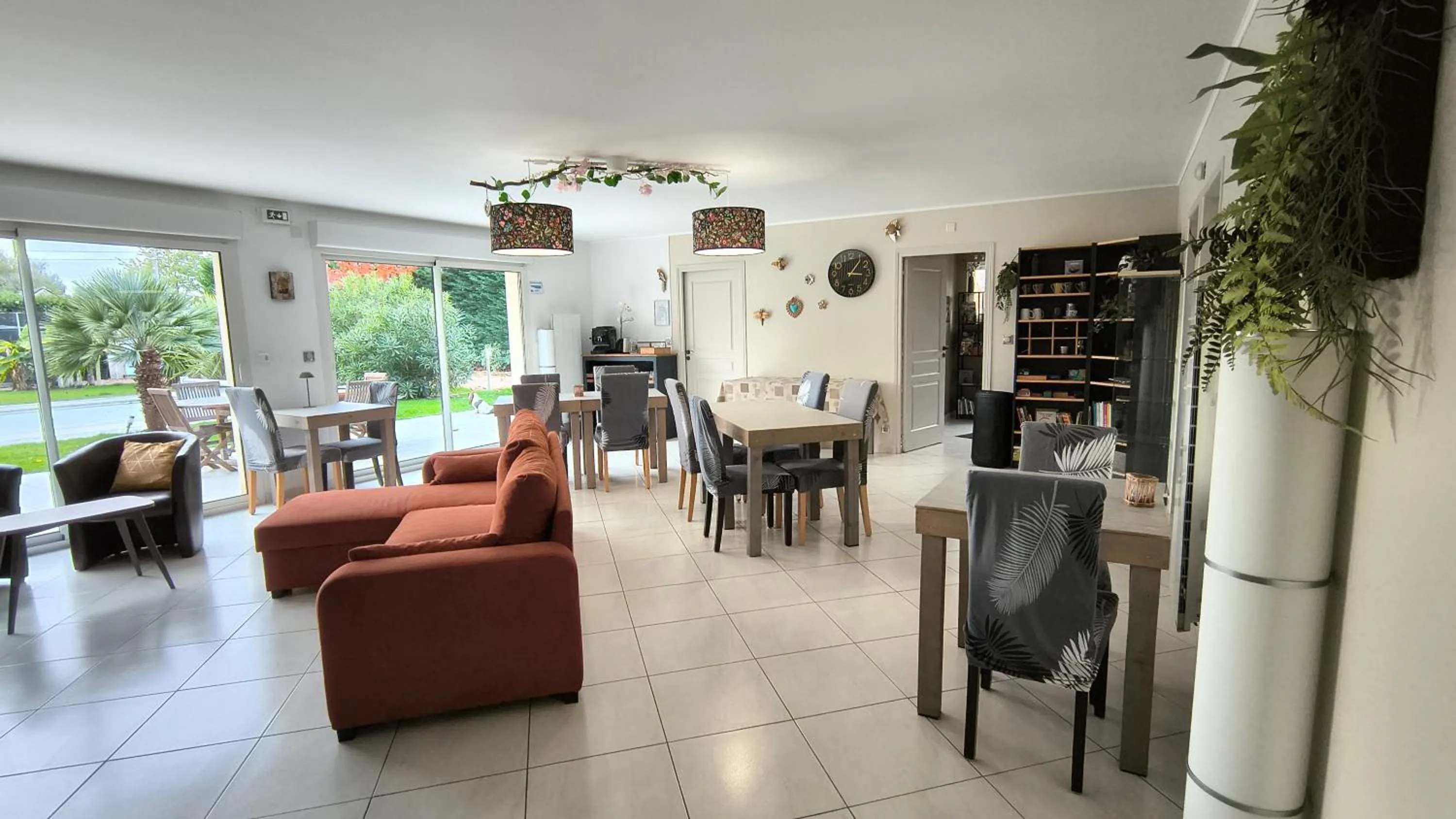 Communal lounge/ TV room in La Girouardière