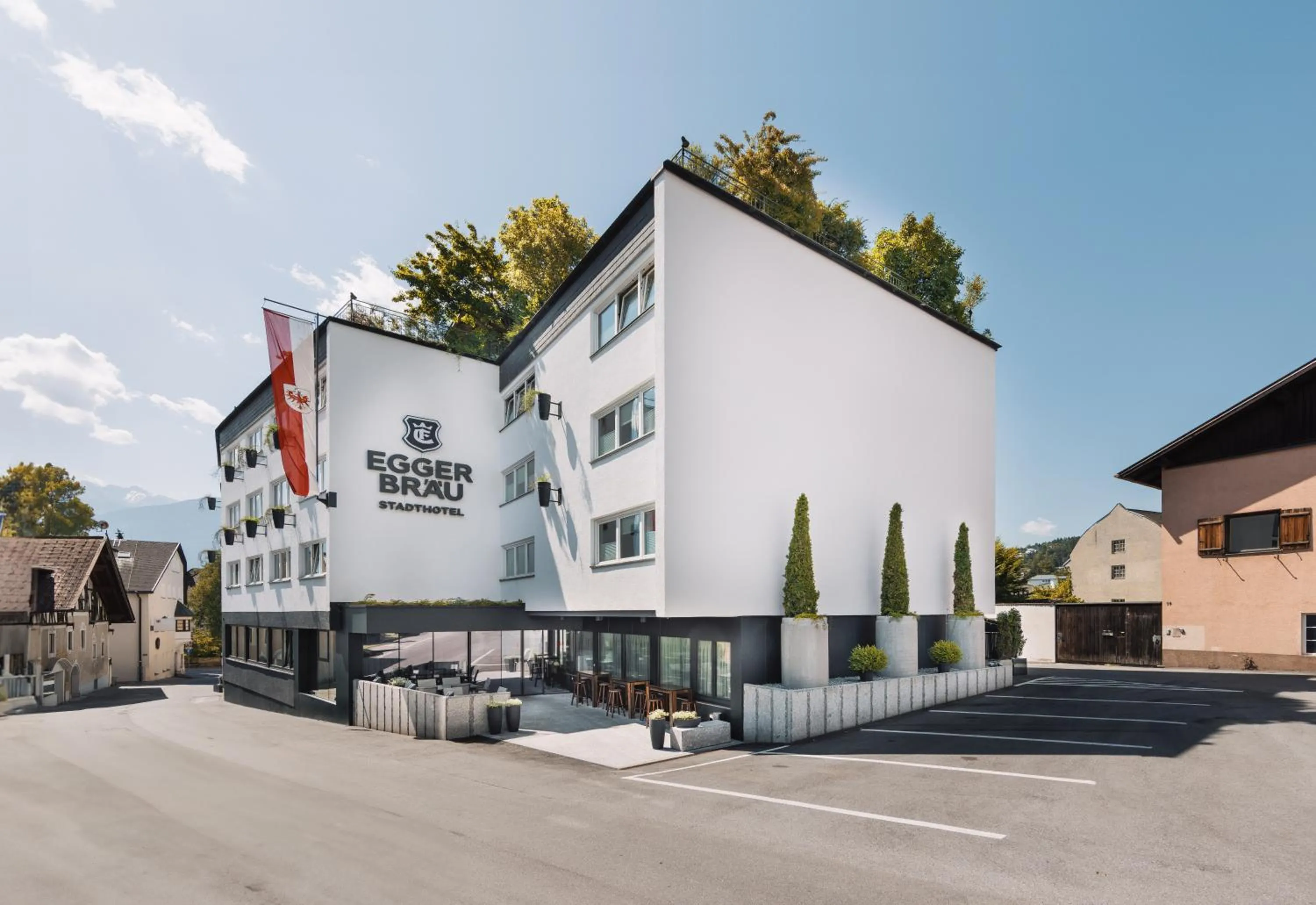 Property building in Stadthotel EGGERBRÄU