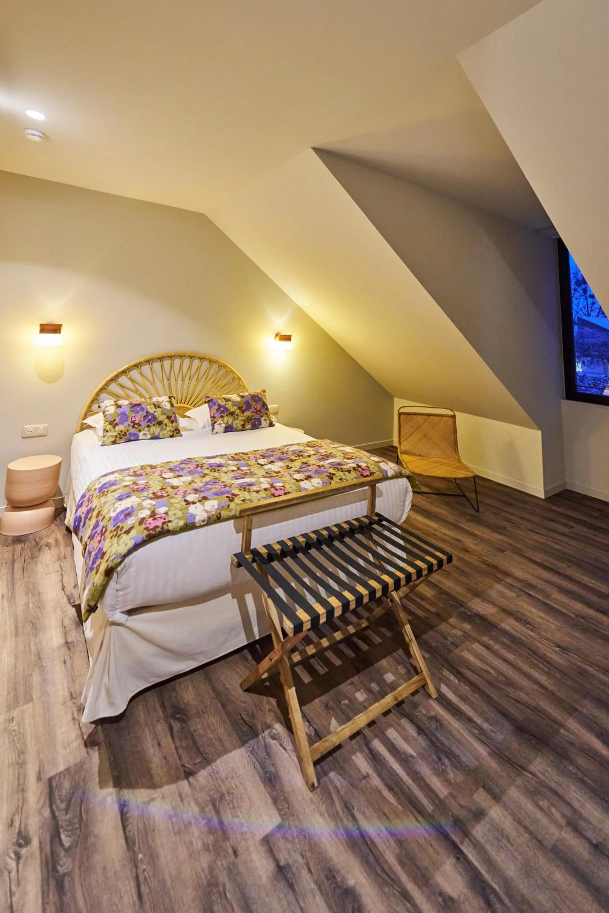 Photo of the whole room, Bed in Hôtel le Corbusson Laval Ouest