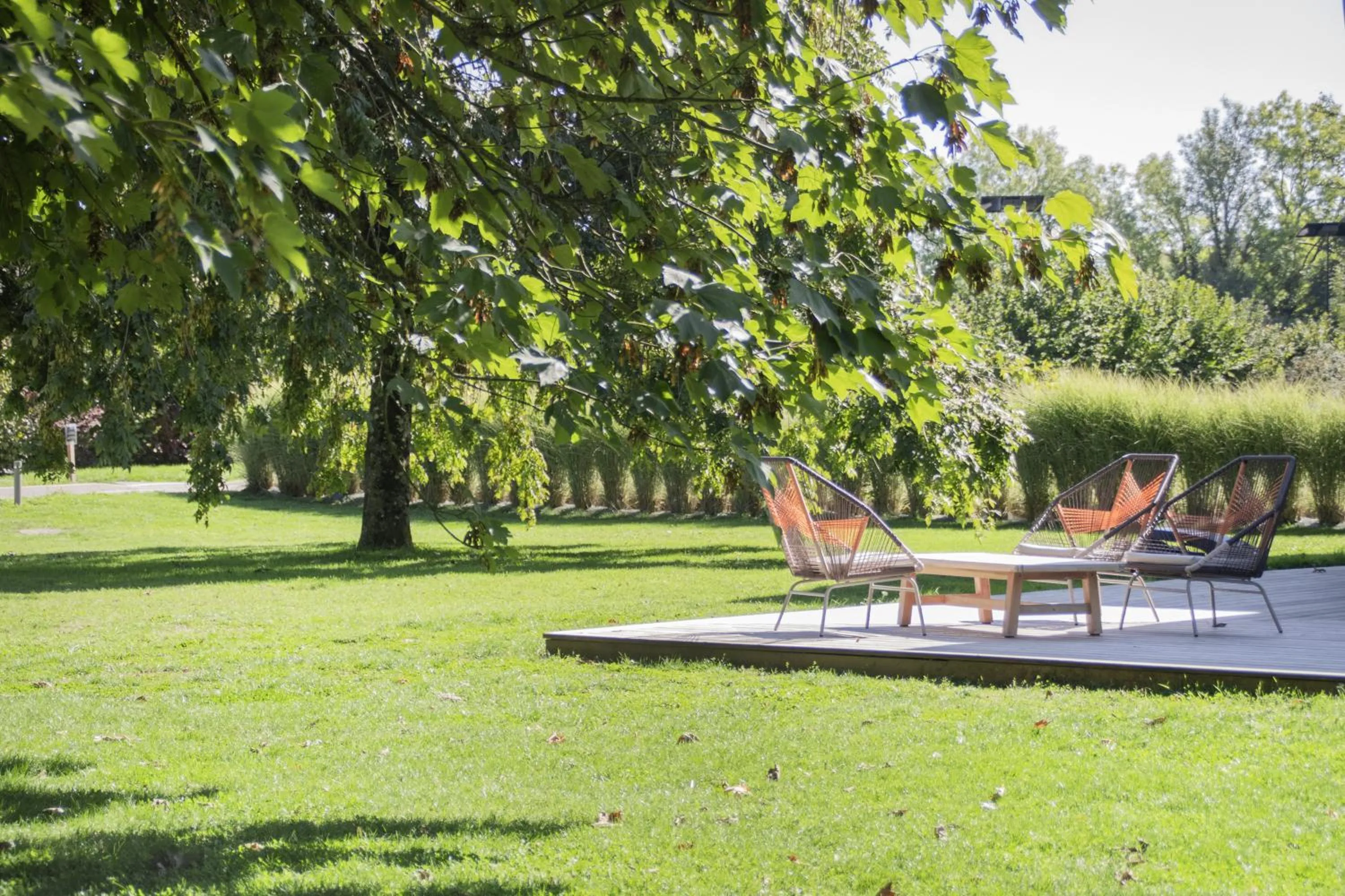 Patio in Hôtel le Corbusson Laval Ouest