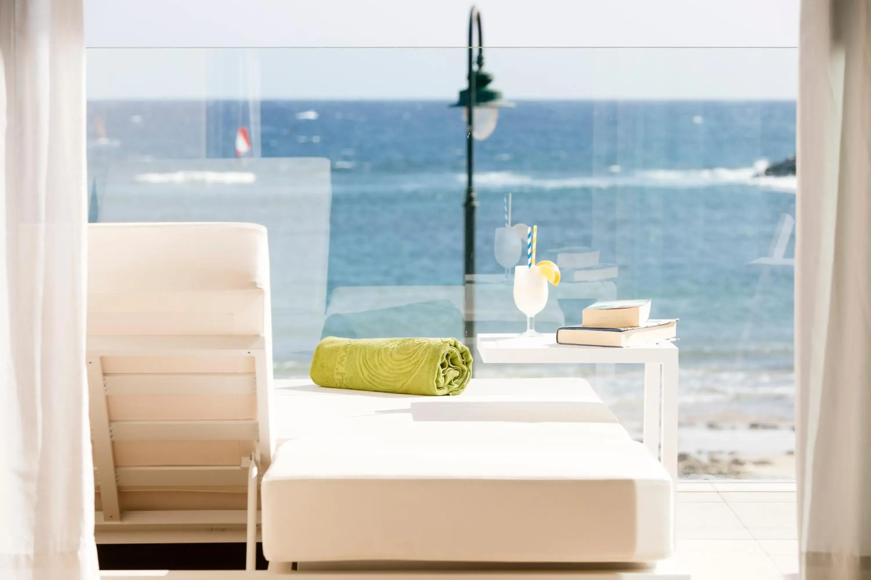 Deluxe Suite in HD Beach Resort Deluxe Suite in HD Beach Resort