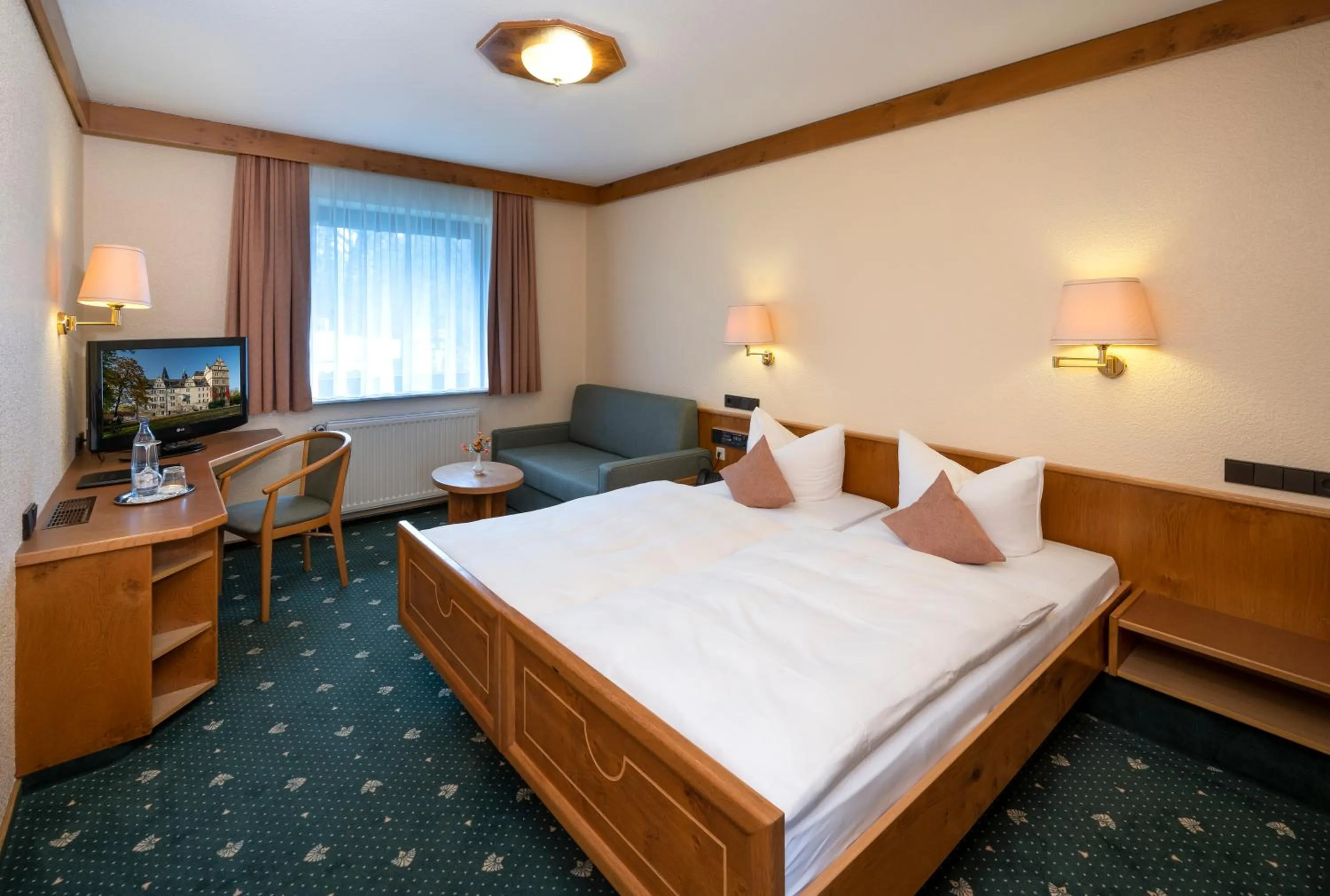 TV and multimedia, Bed in Hotel Simonshof