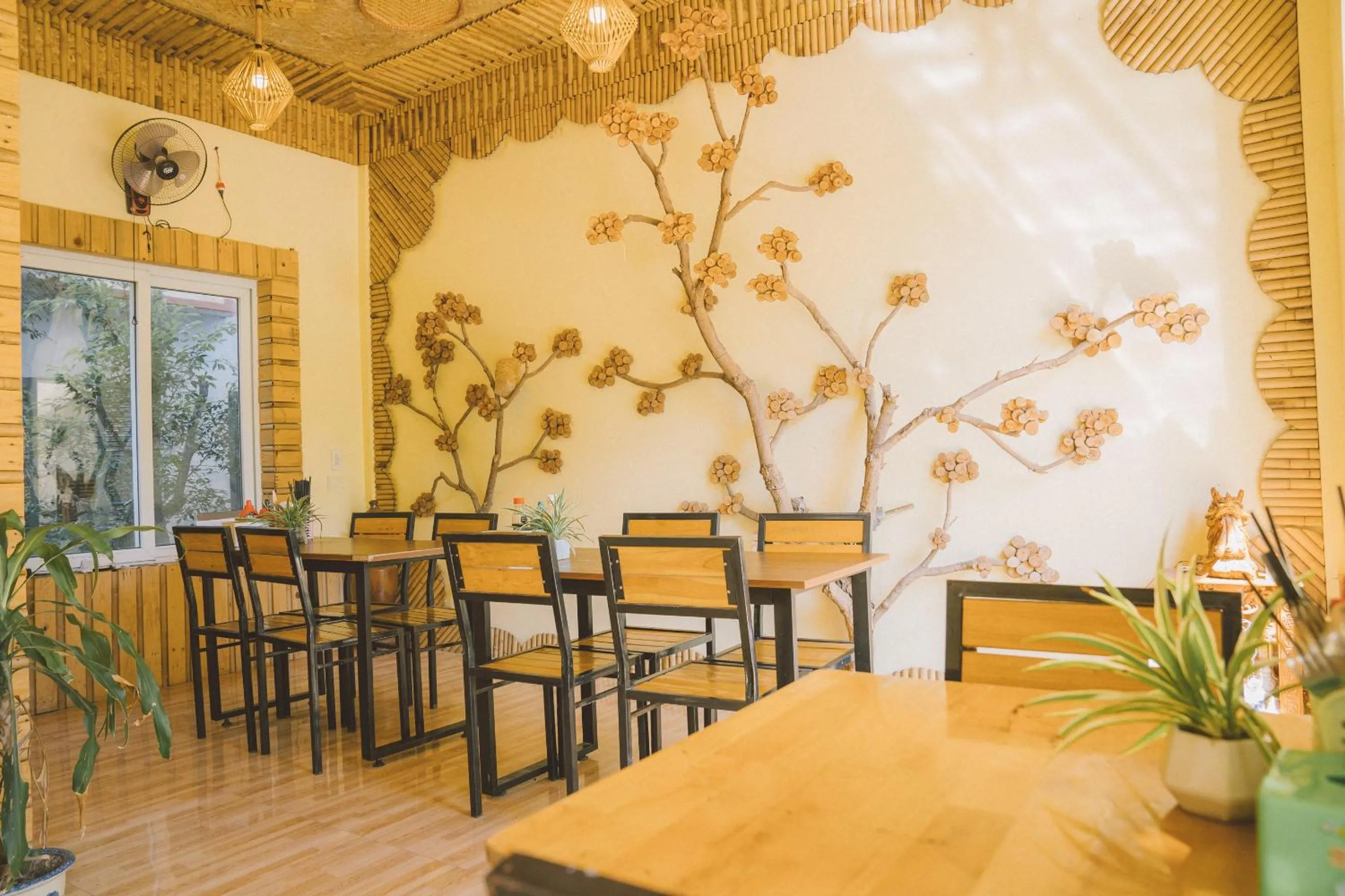 Restaurant/places to eat in Trang An Central Homestay