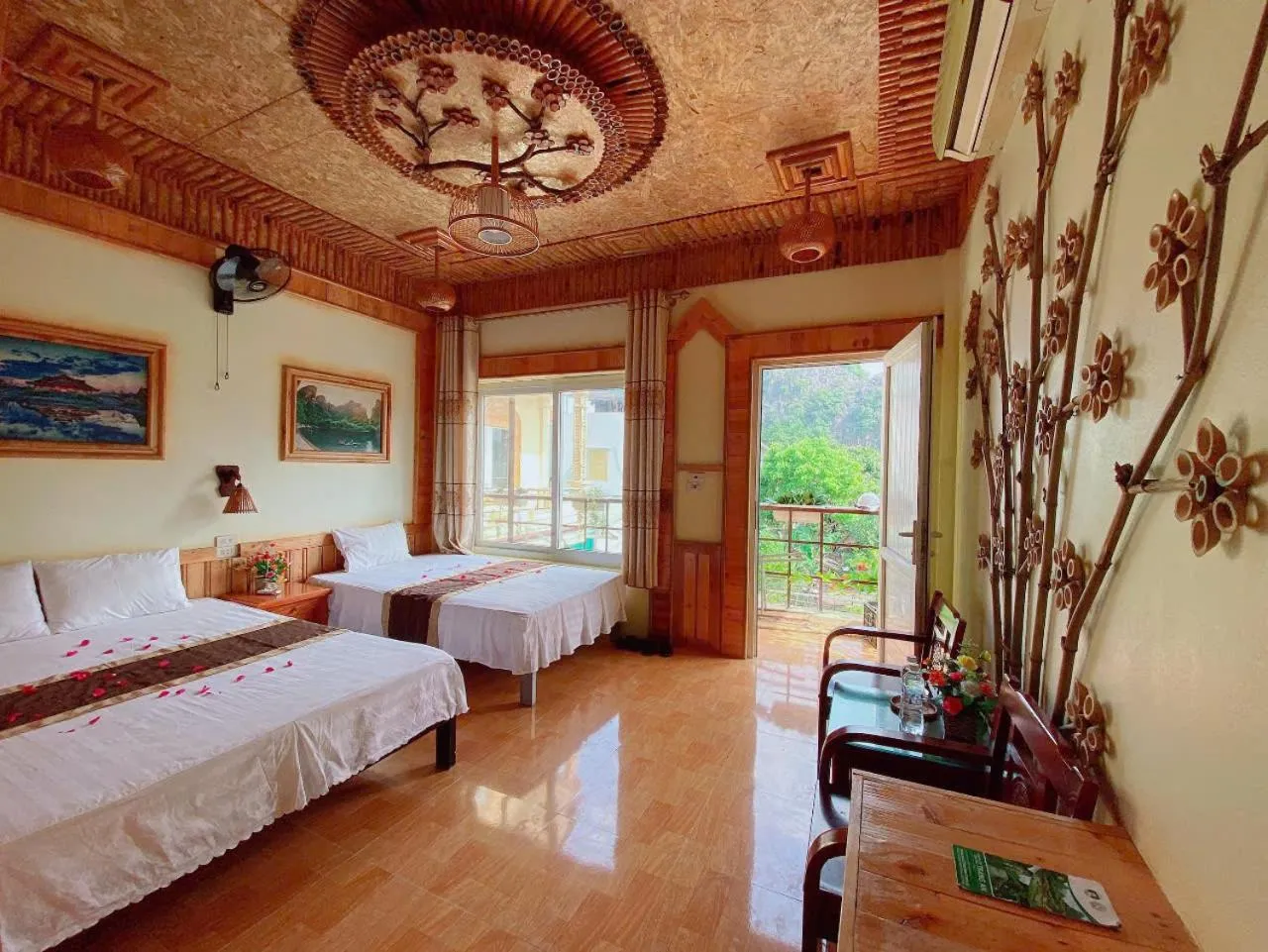 Bed in Trang An Central Homestay