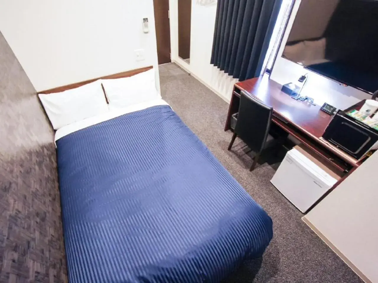 Double Room with Small Double Bed - single occupancy - Non-Smoking in HOTEL LiVEMAX Himeji Shiyakusho Mae Double Room with Small Double Bed - single occupancy - Non-Smoking in HOTEL LiVEMAX Himeji Shiyakusho Mae