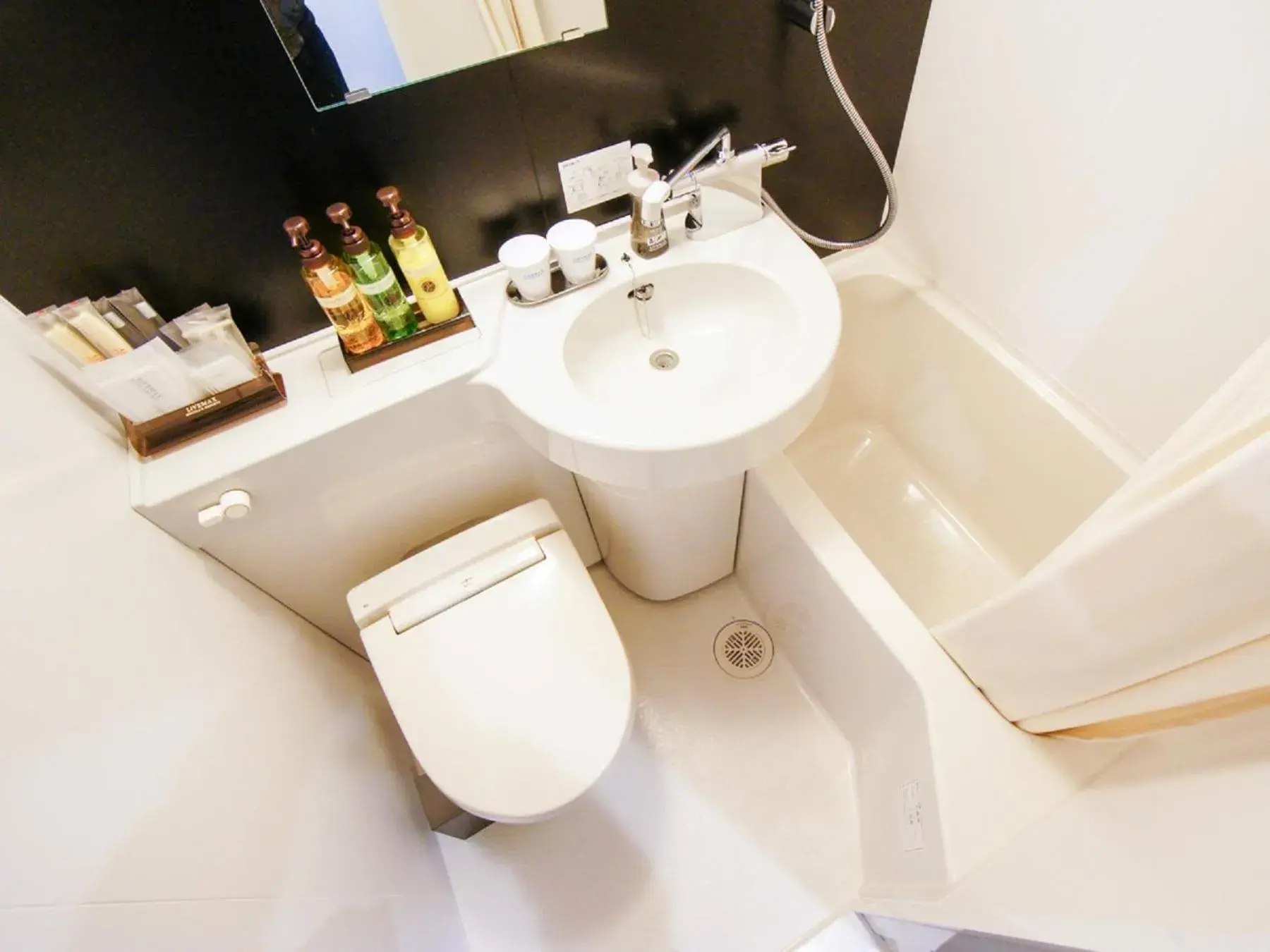 Double Room with Small Double Bed - single occupancy - Non-Smoking in HOTEL LiVEMAX Himeji Shiyakusho Mae Double Room with Small Double Bed - single occupancy - Non-Smoking in HOTEL LiVEMAX Himeji Shiyakusho Mae