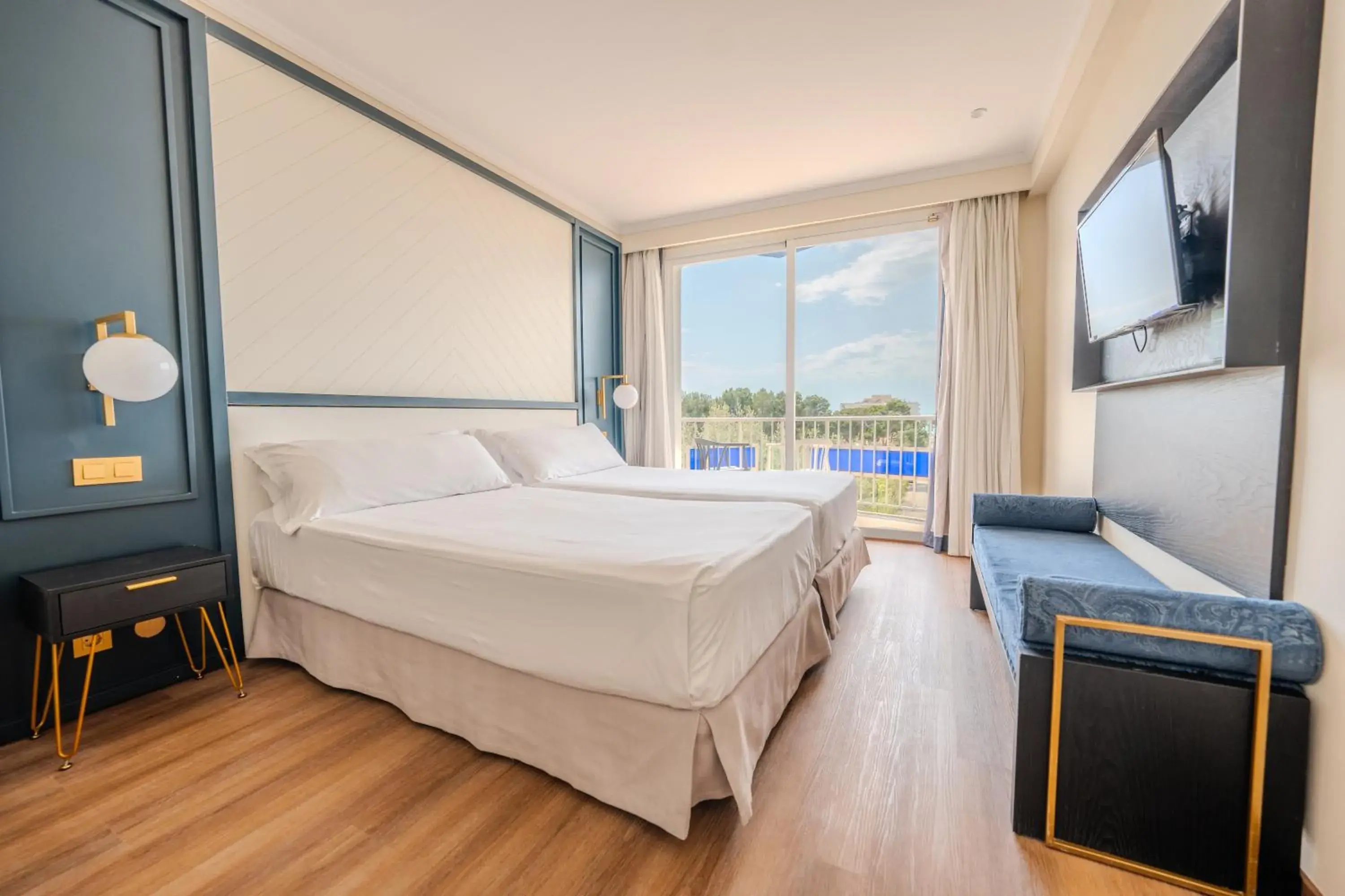 Bedroom, Bed in NURA Boreal Bedroom, Bed in NURA Boreal