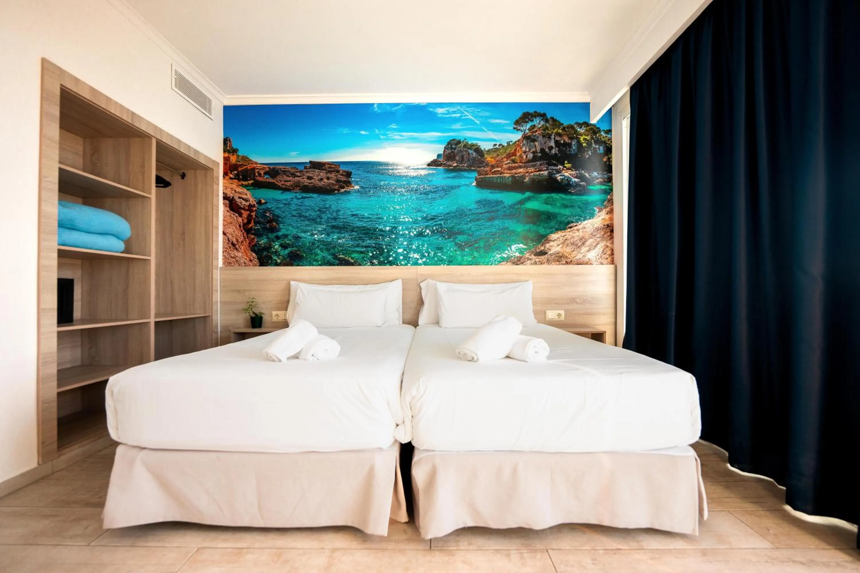 Photo of the whole room, Bed in NURA Boreal