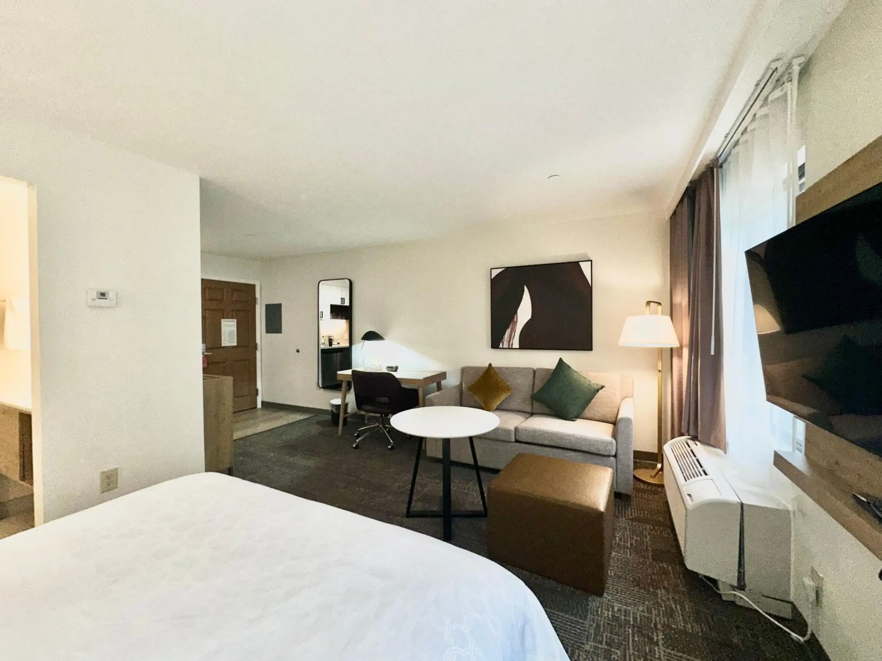 Bed in Staybridge Suites East Stroudsburg - Poconos by IHG Bed in Staybridge Suites East Stroudsburg - Poconos by IHG