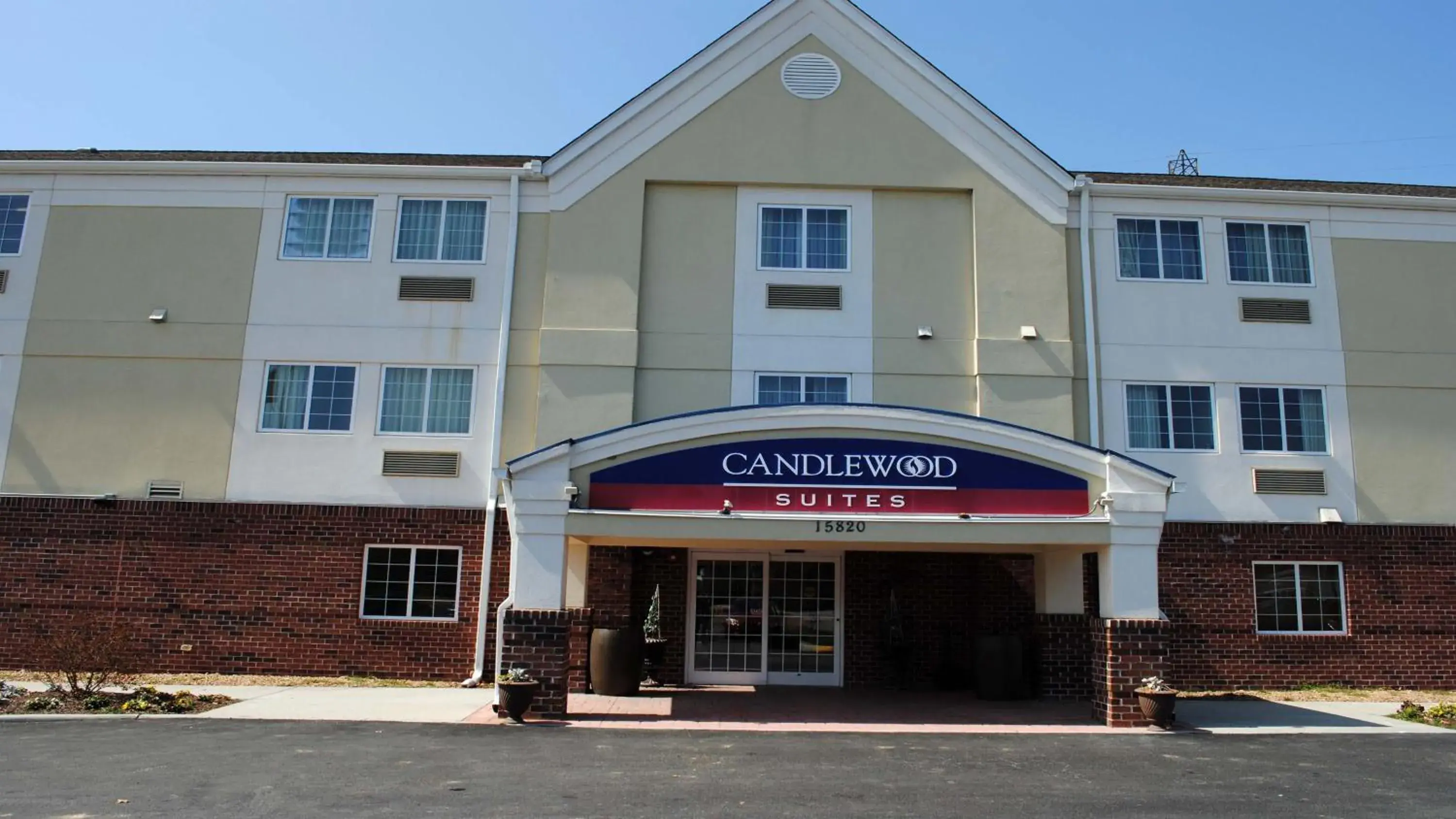 Property building in Candlewood Suites Colonial Heights - Fort Lee by IHG Property building in Candlewood Suites Colonial Heights - Fort Lee by IHG
