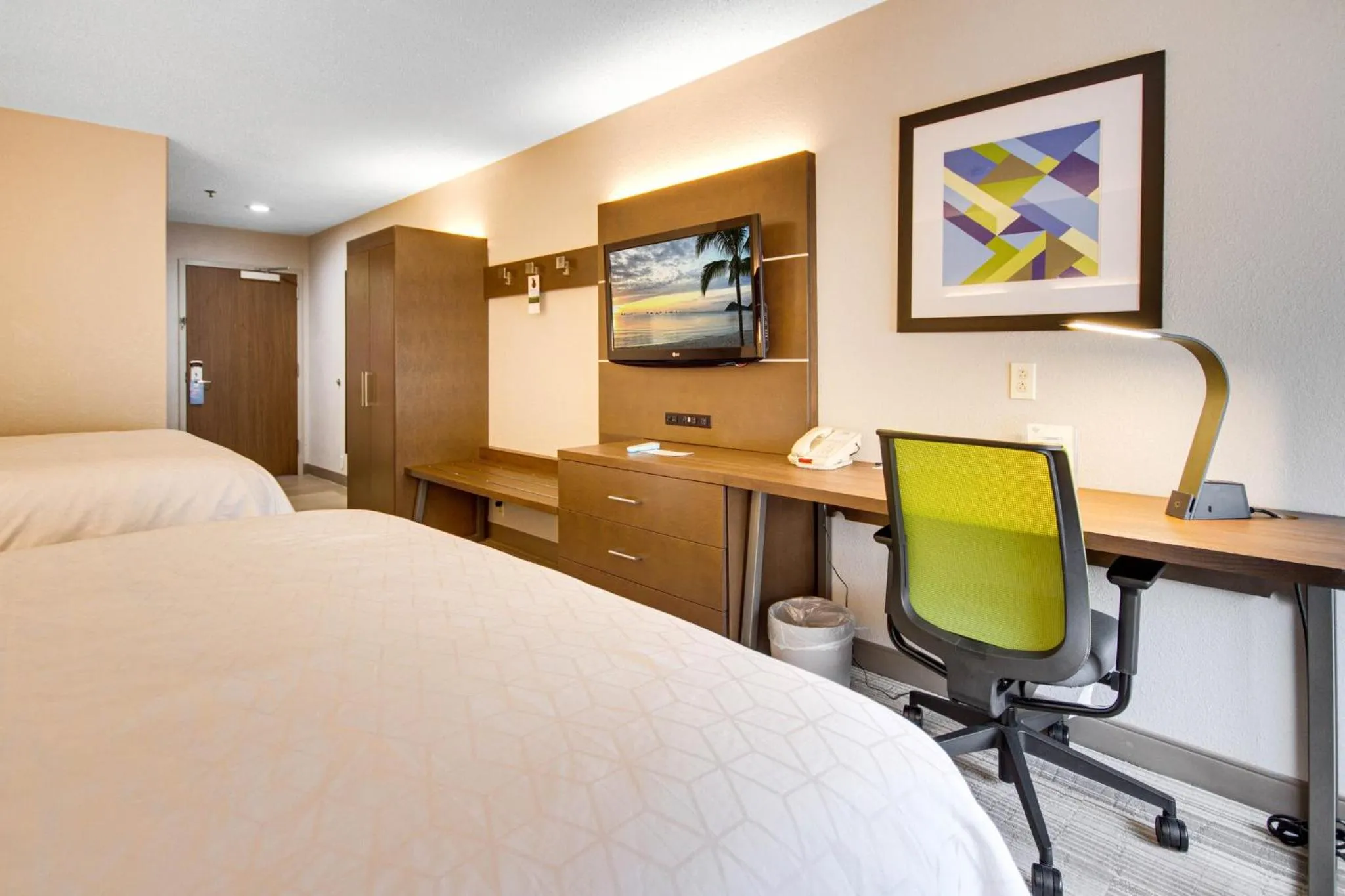 Photo of the whole room, Bed in Holiday Inn Express Dublin by IHG