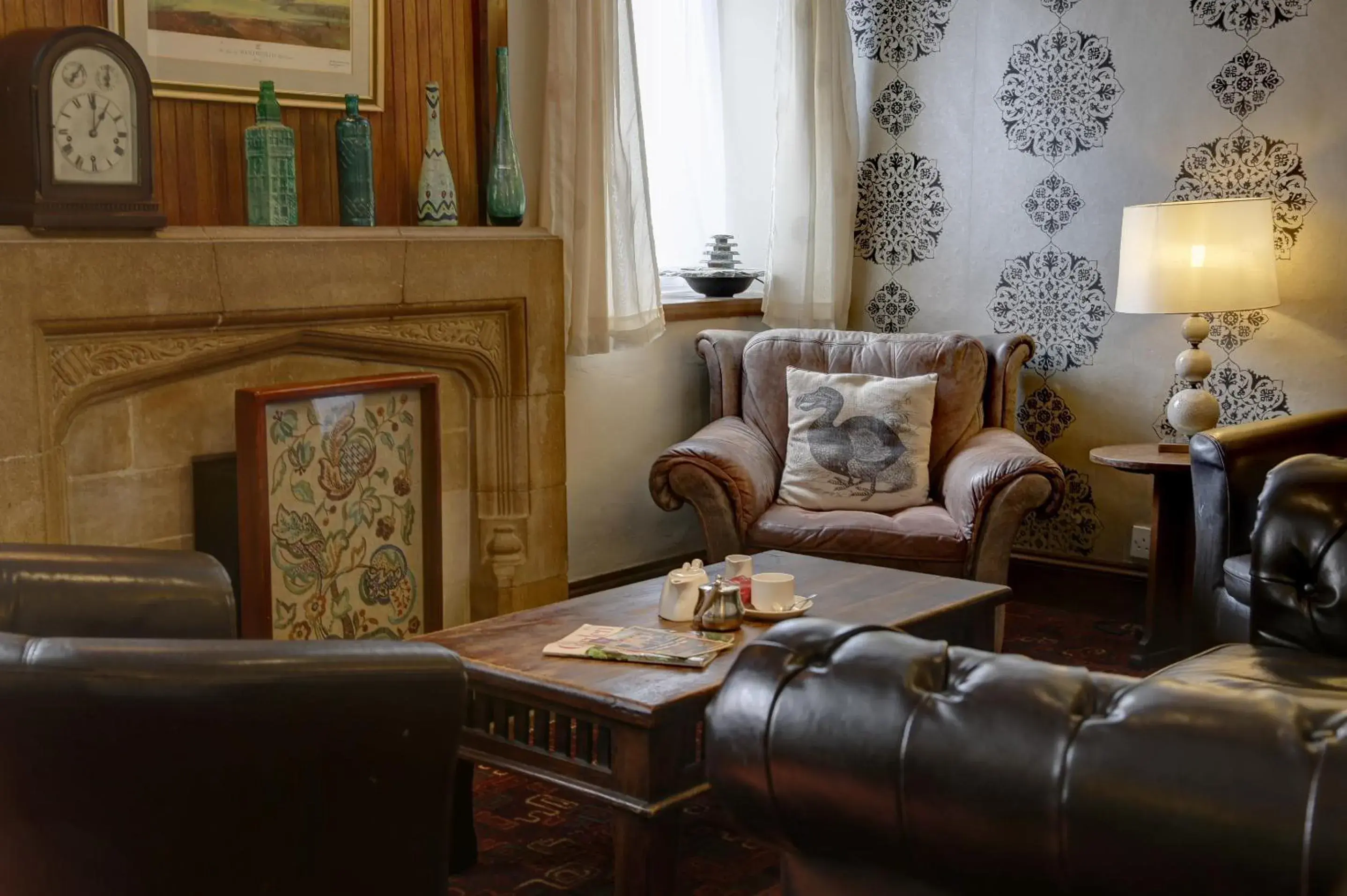 Lounge or bar in Best Western Compass Inn Lounge or bar in Best Western Compass Inn