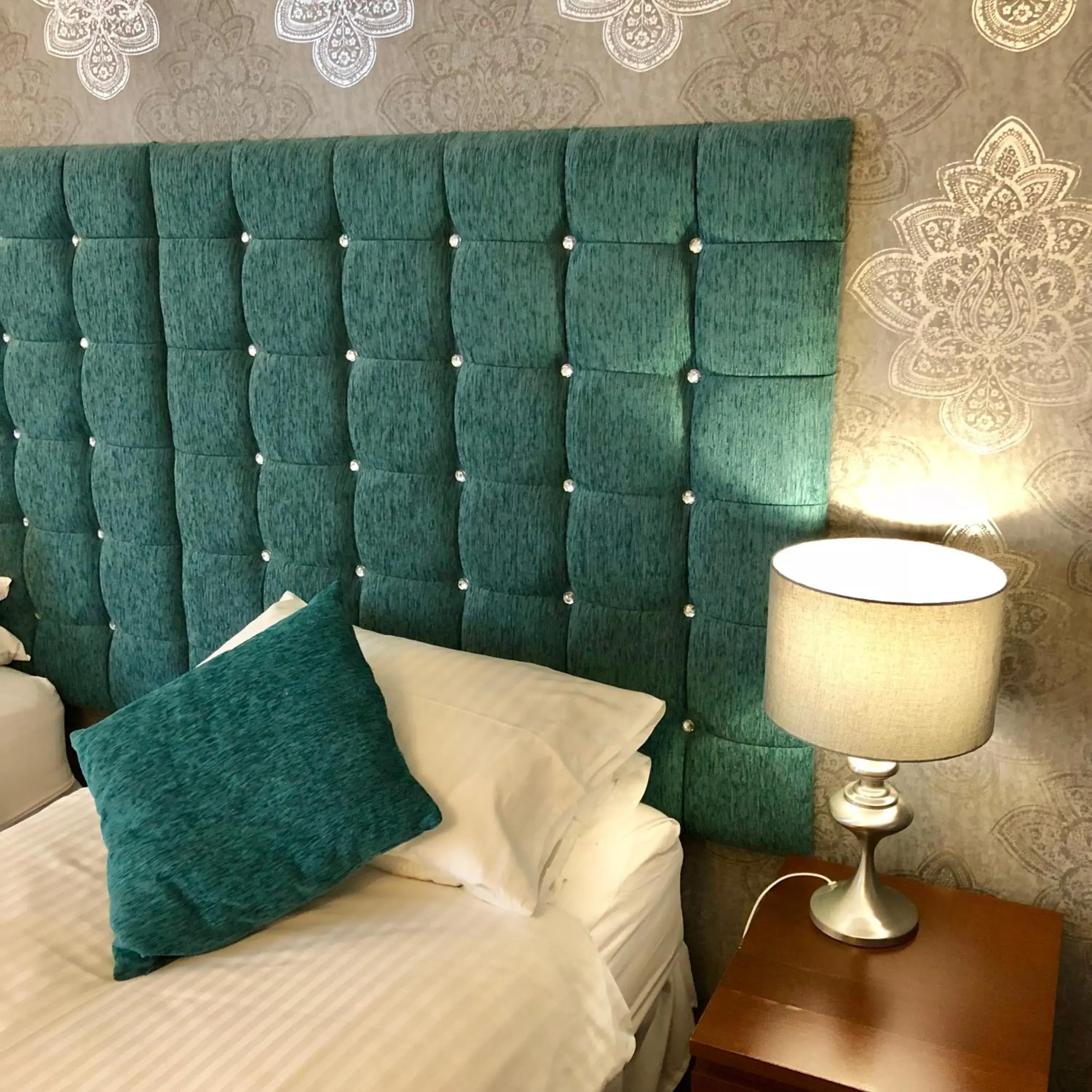 Bed in Best Western Compass Inn Bed in Best Western Compass Inn