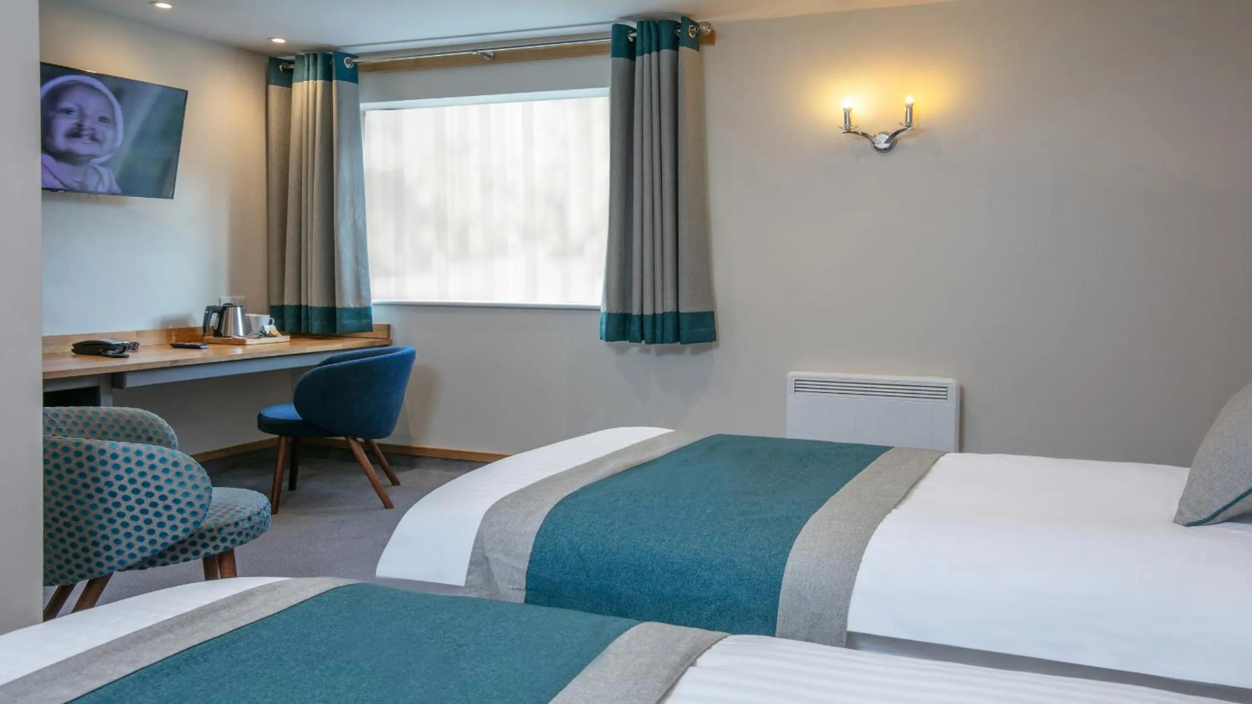 Bed in Best Western Compass Inn