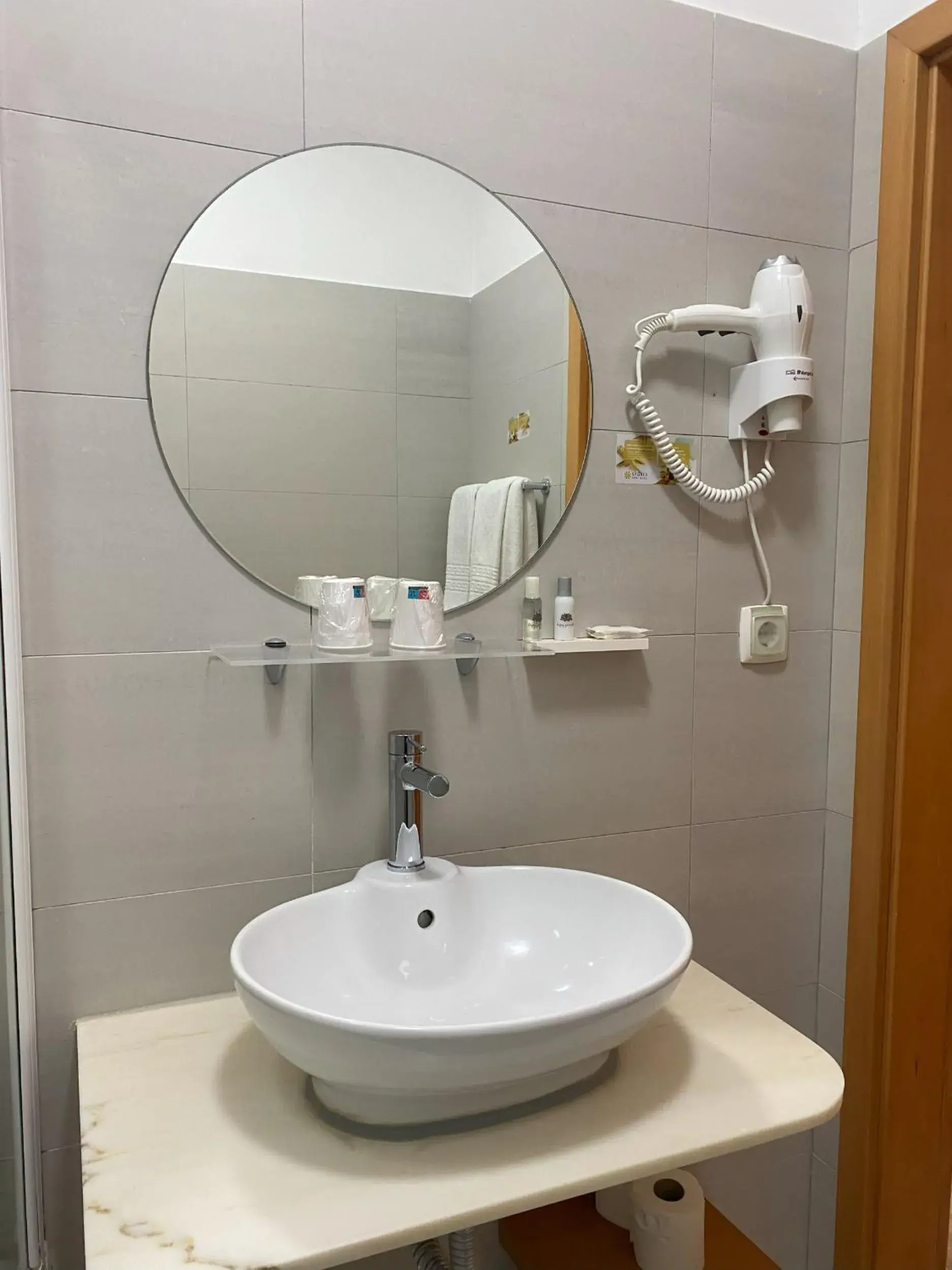 Small Double or Twin Room with Land View in Mareta View - Boutique Bed & Breakfast Small Double or Twin Room with Land View in Mareta View - Boutique Bed & Breakfast