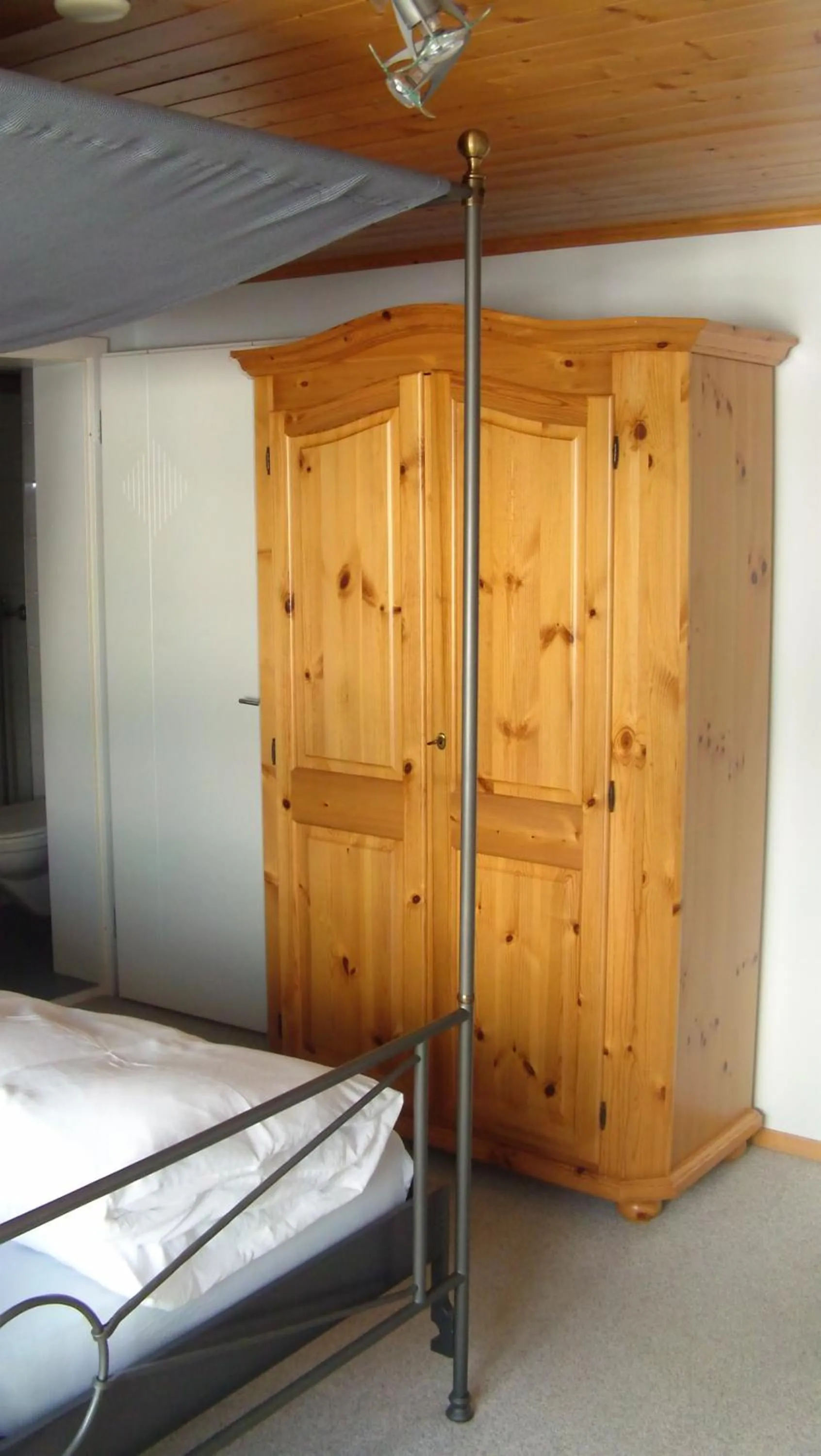 Photo of the whole room, Bed in Gasthaus Bären Schlatt