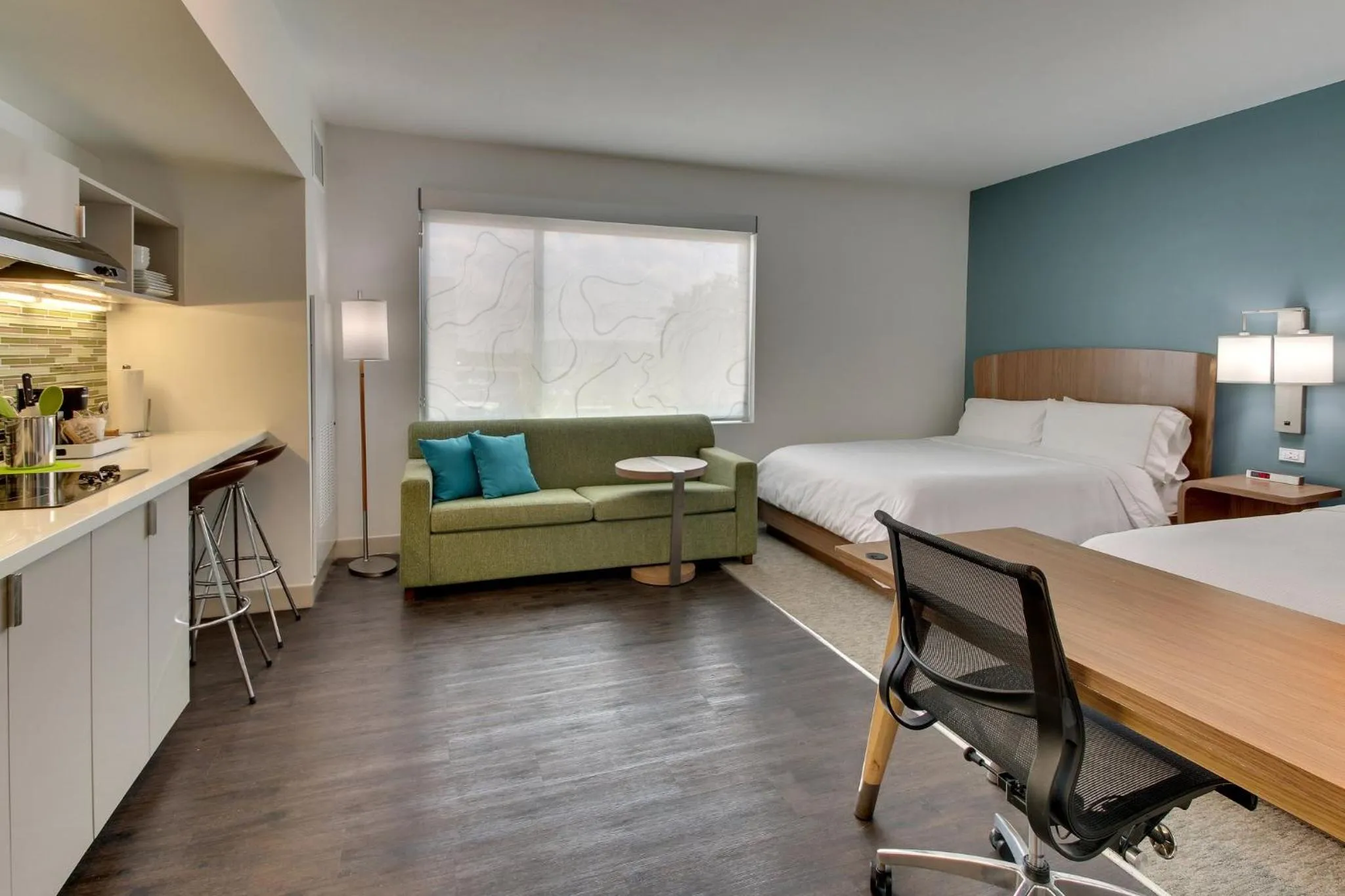 Photo of the whole room, Bed in Element Ewing Princeton